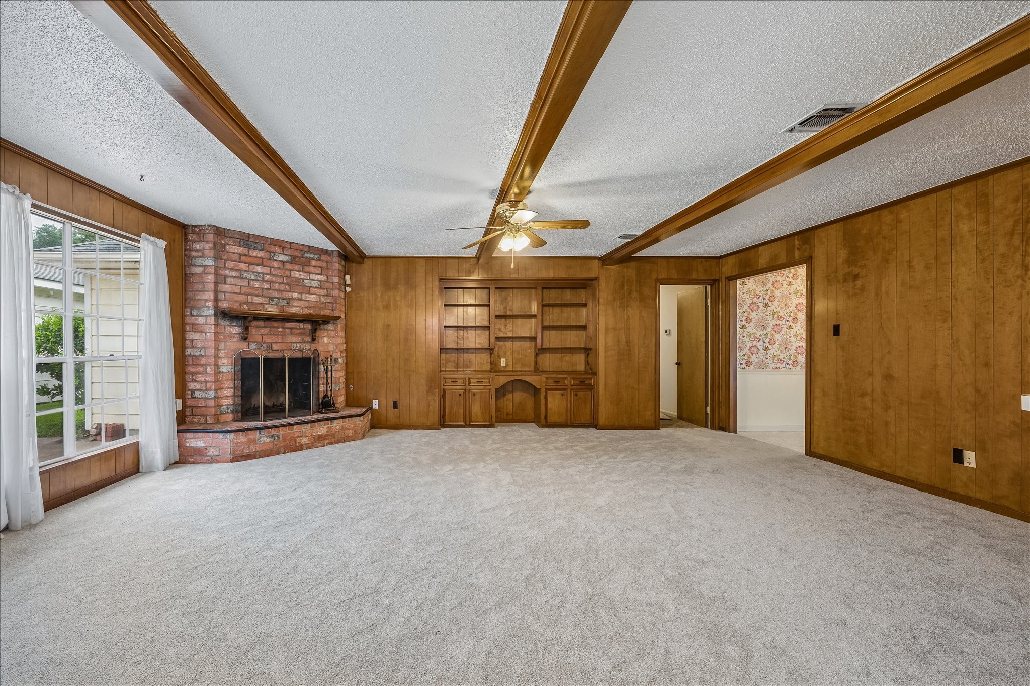 11926 Waldemar Drive Property Photo 2