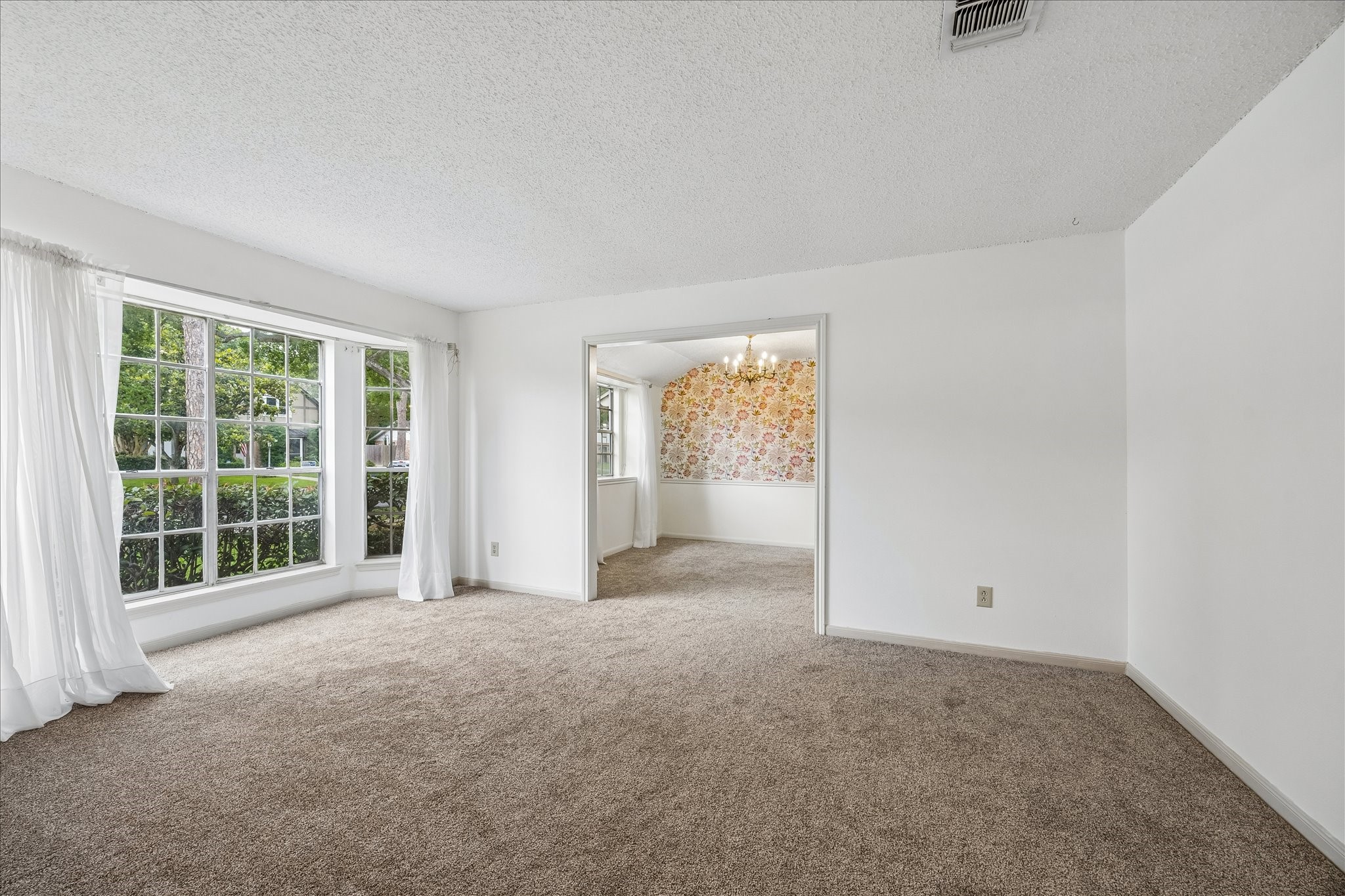 11926 Waldemar Drive Property Photo 7