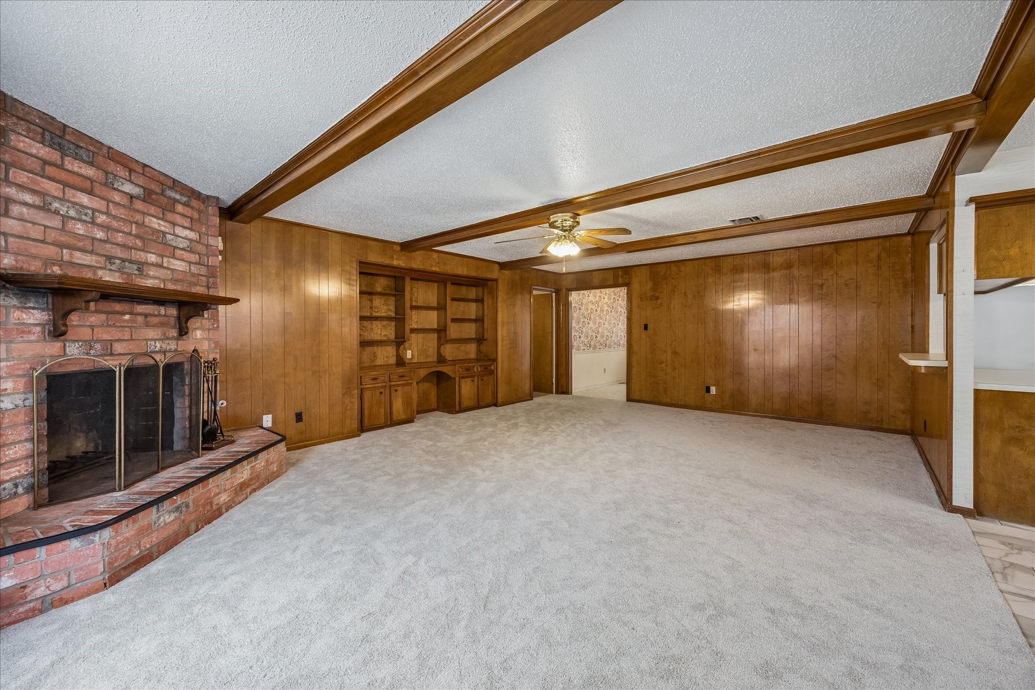 11926 Waldemar Drive Property Photo 9