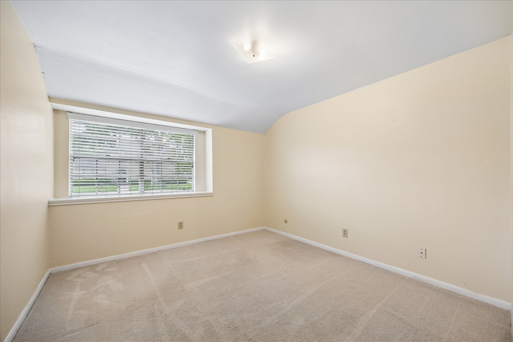 11926 Waldemar Drive Property Photo 13