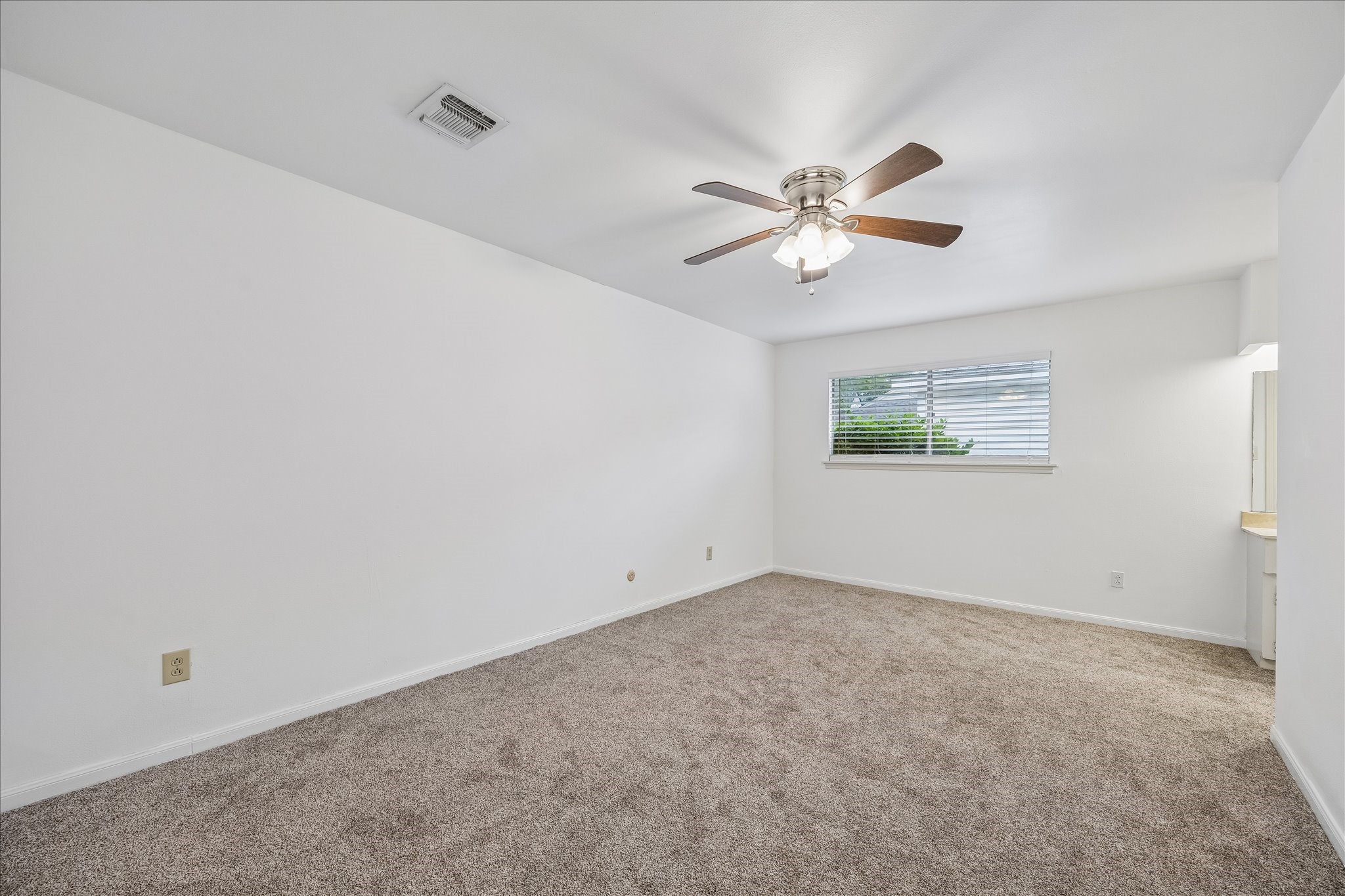 11926 Waldemar Drive Property Photo 17