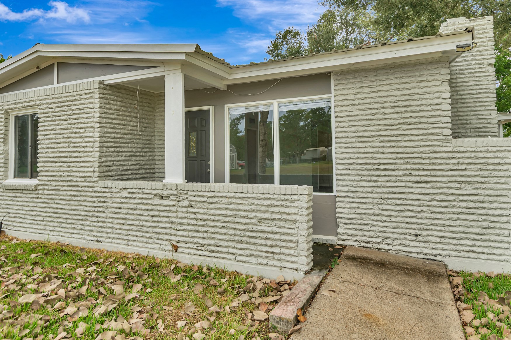 611 Sarah Street Property Photo 2