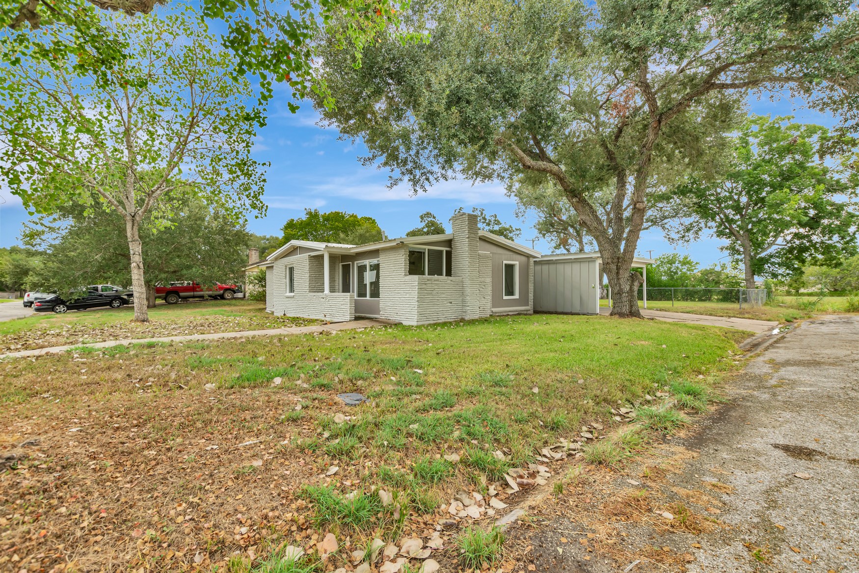 611 Sarah Street Property Photo 5