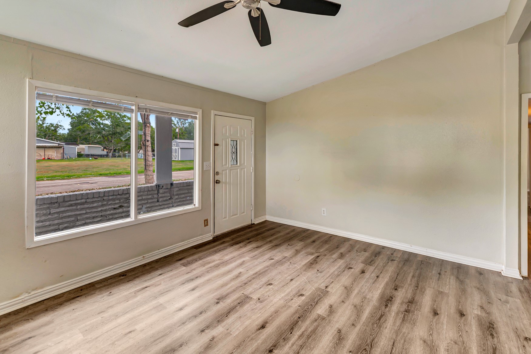 611 Sarah Street Property Photo 6