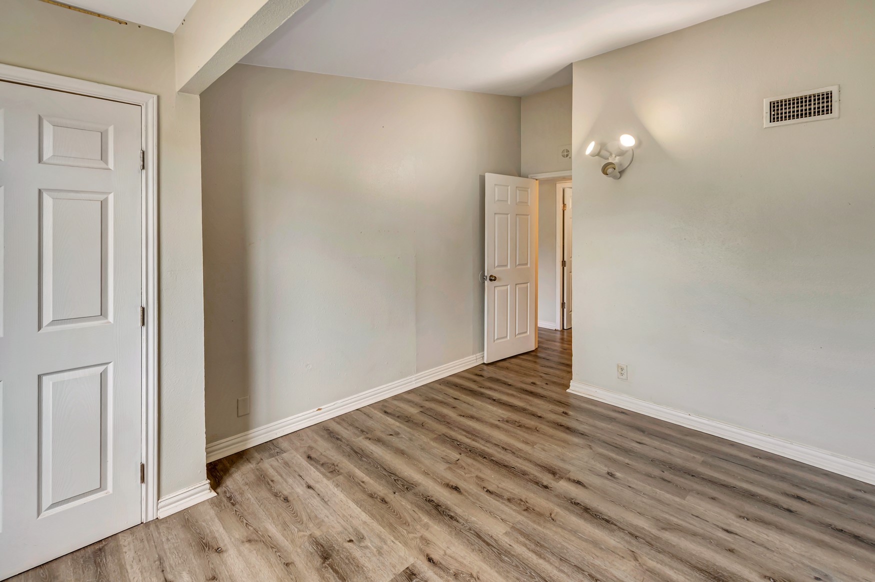 611 Sarah Street Property Photo 23