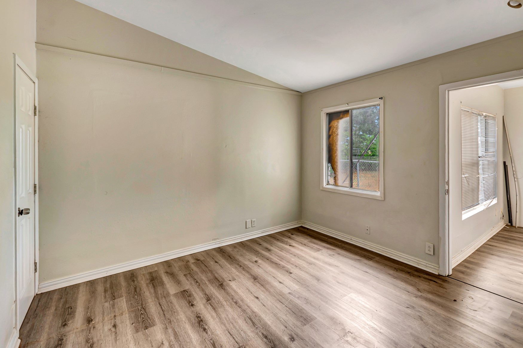 611 Sarah Street Property Photo 29