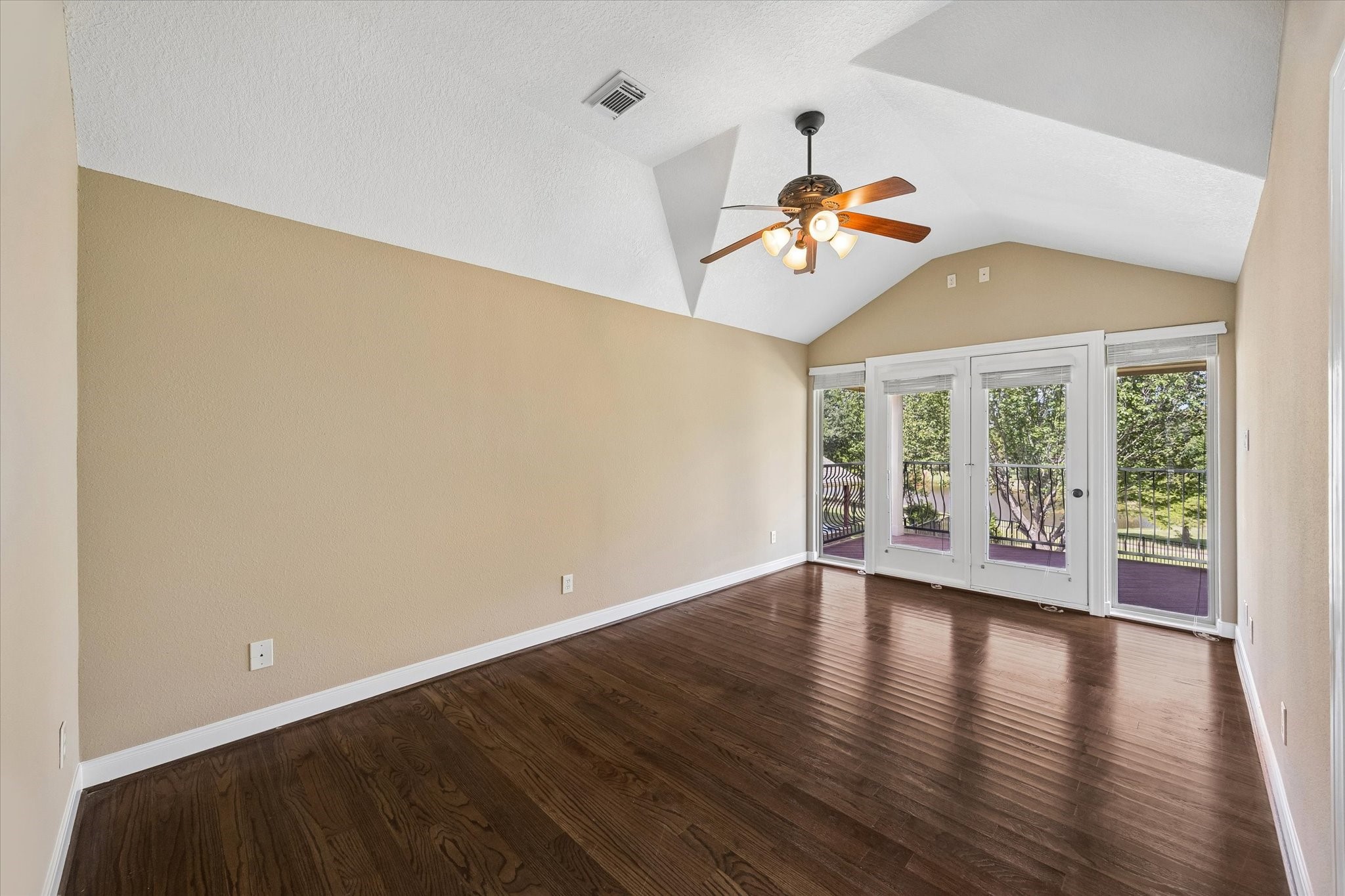 18715 N Thomas Shore Drive Property Photo 25