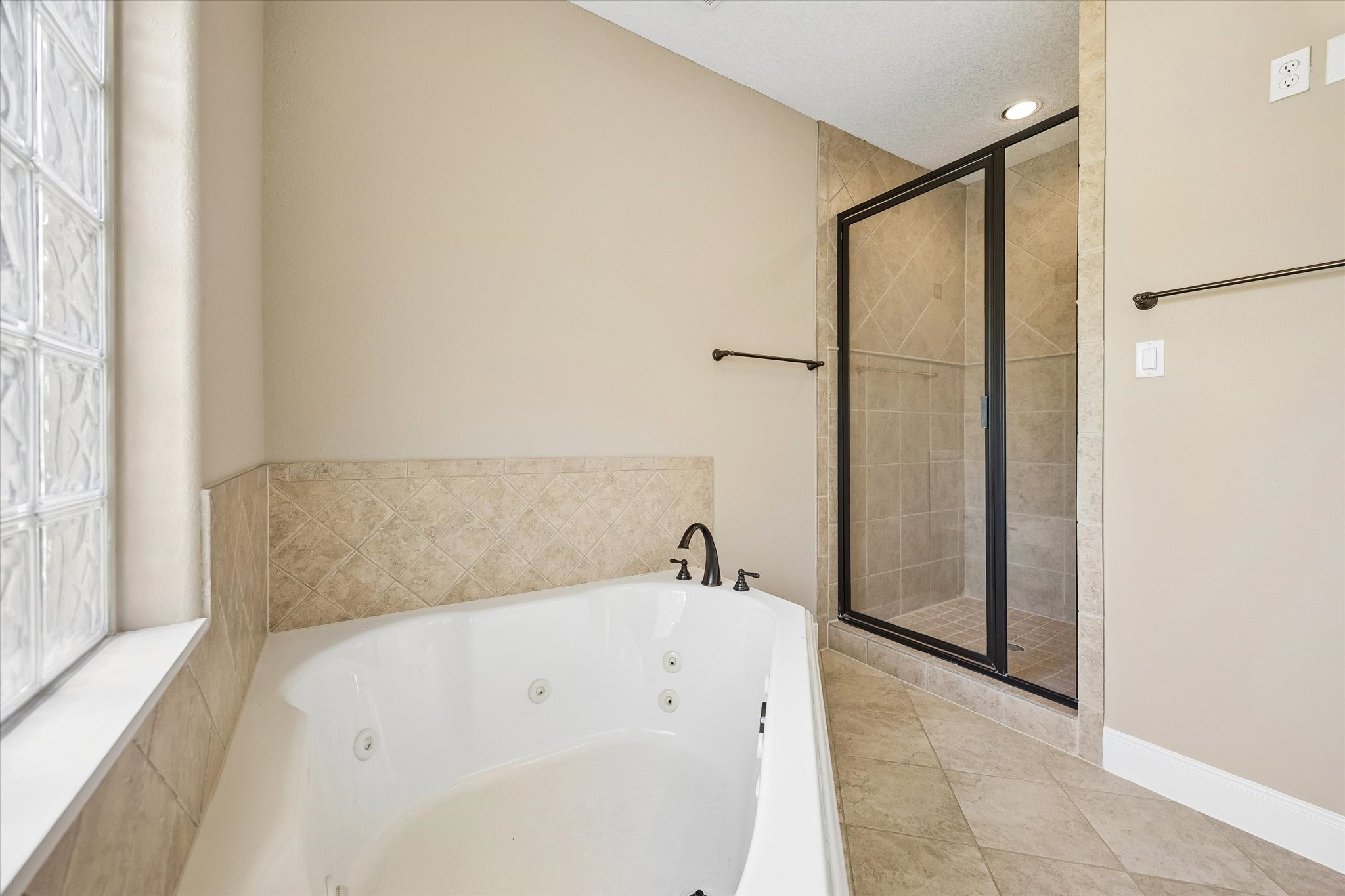 18715 N Thomas Shore Drive Property Photo 28