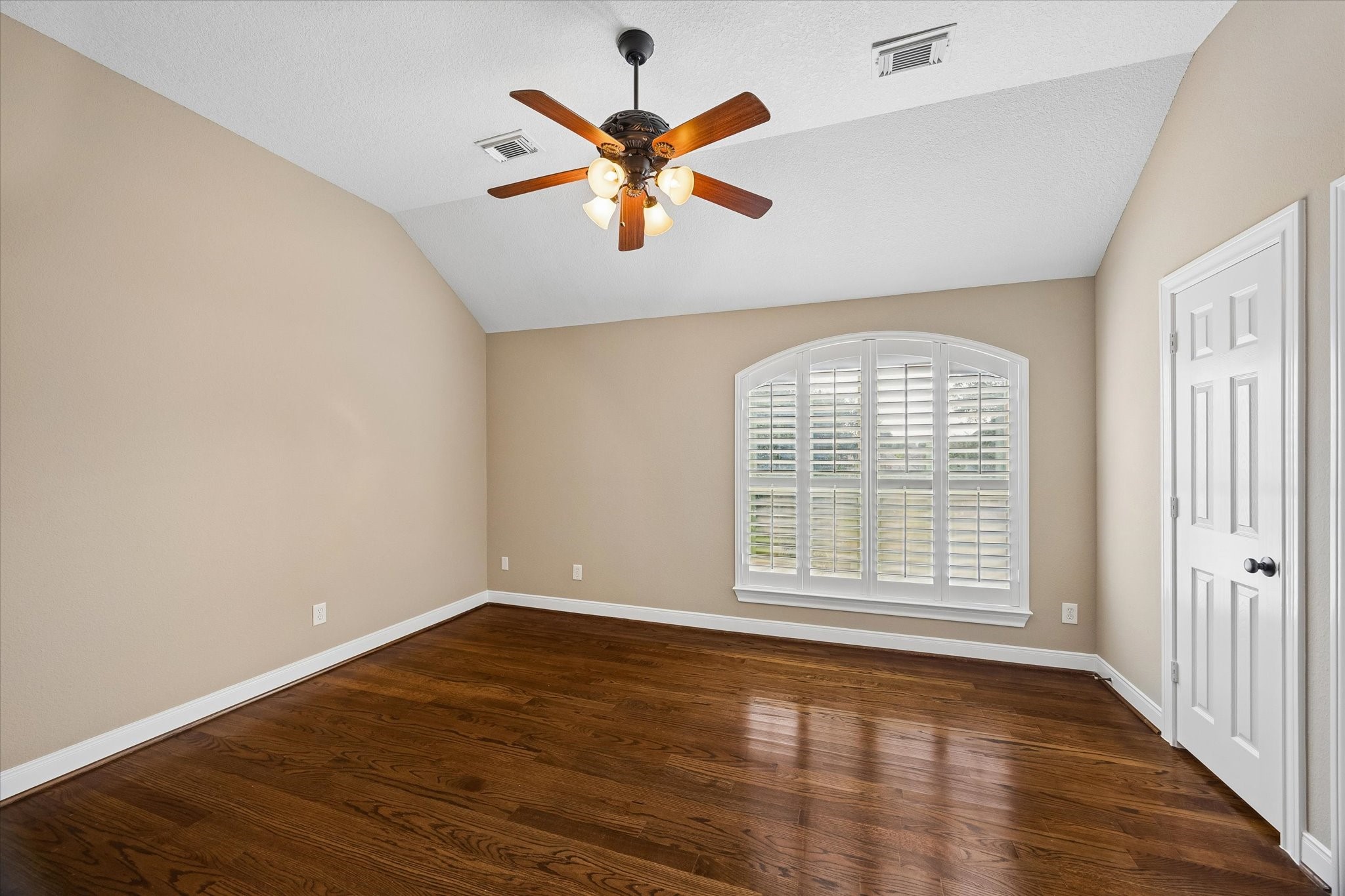 18715 N Thomas Shore Drive Property Photo 34