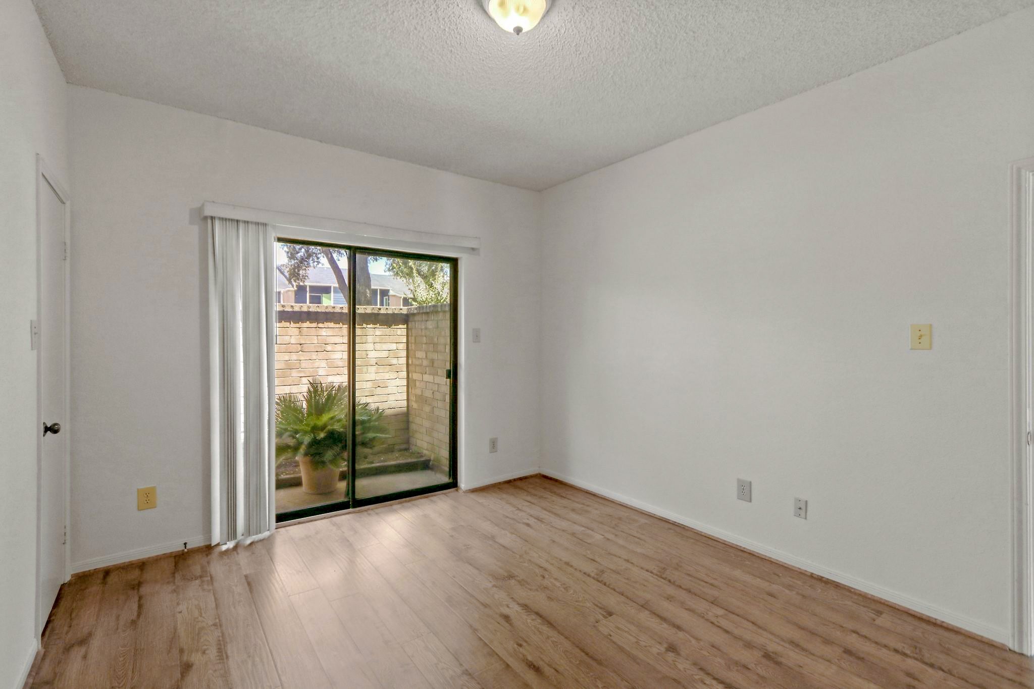 8365 Sands Point Drive 221 Property Photo 9