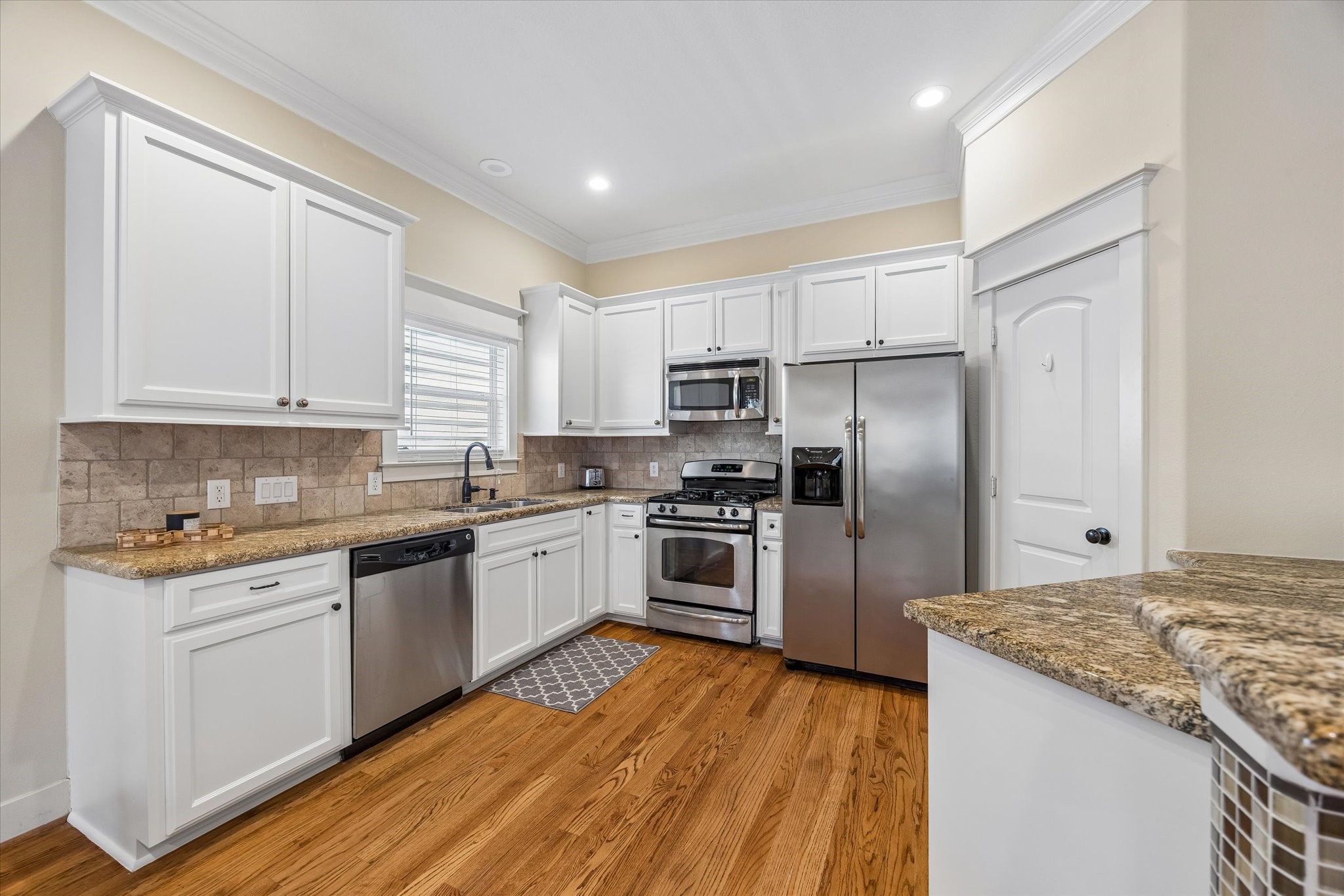 1017 W 16th Street