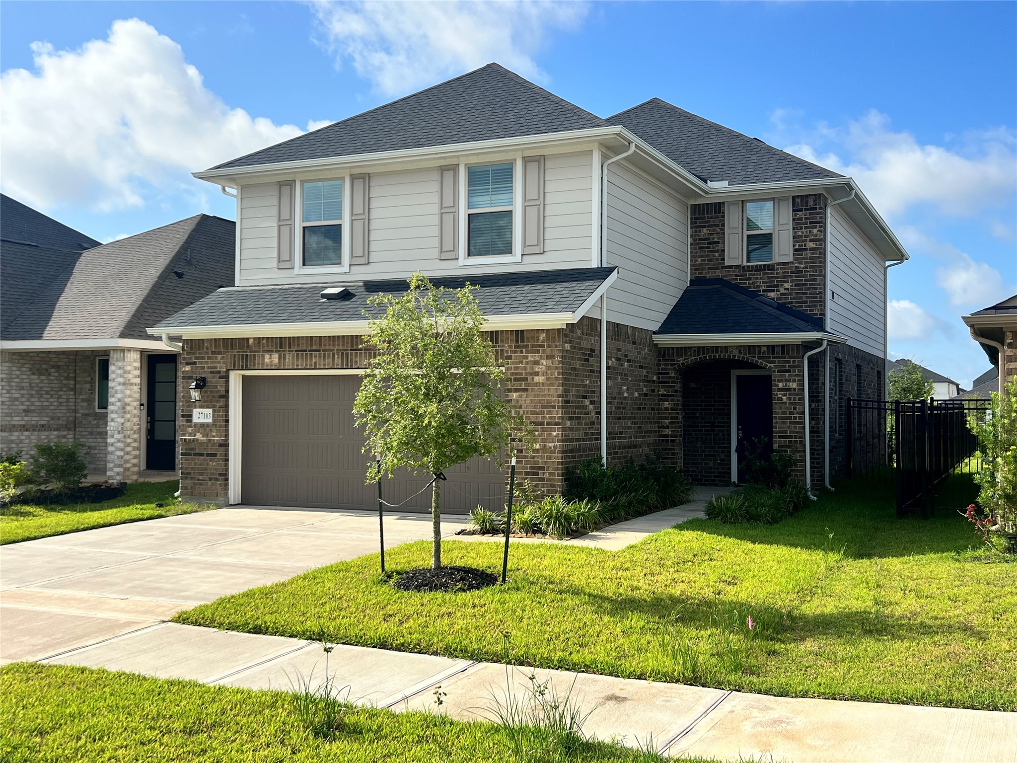 27103 Blue Pool Drive Property Photo 2