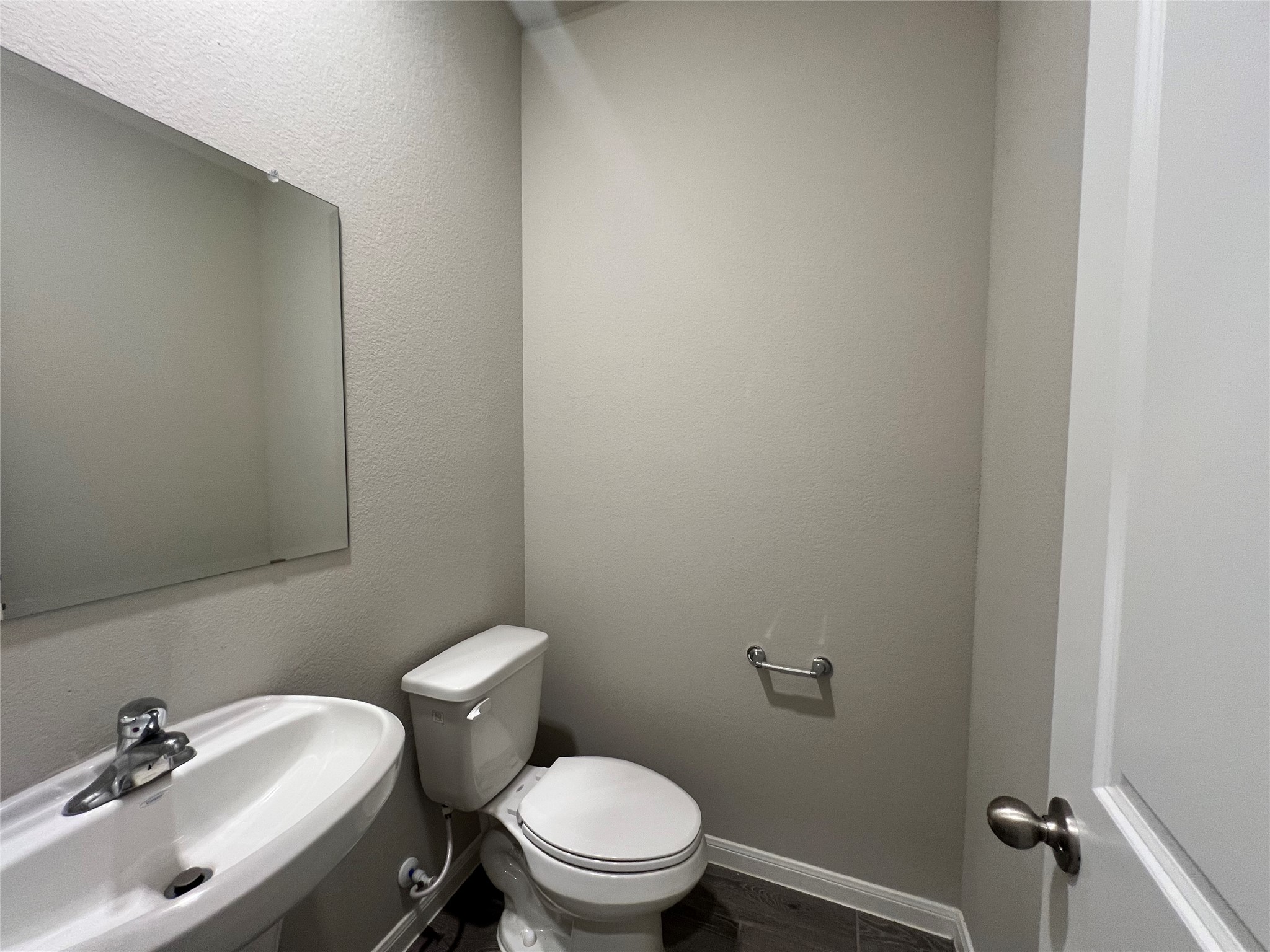 27103 Blue Pool Drive Property Photo 11