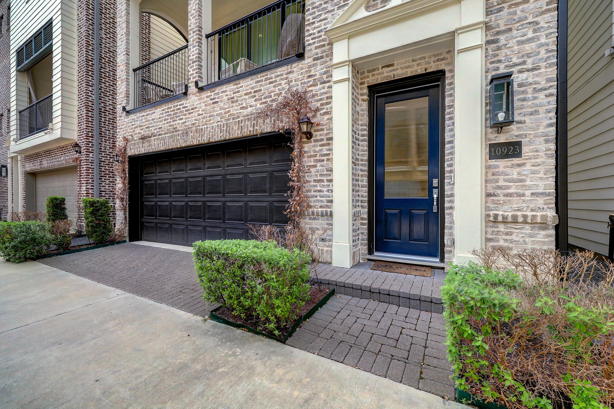 10923 Grove Tree Lane Property Photo 2