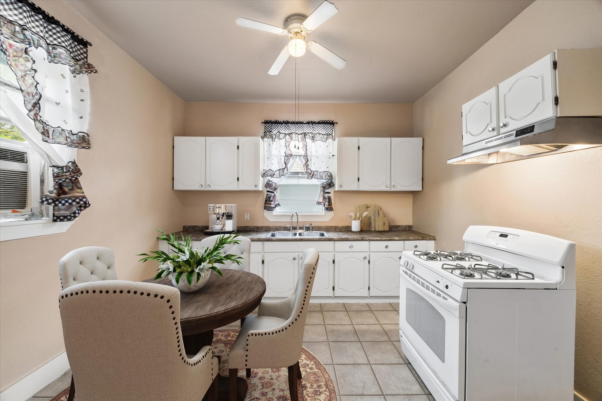 910 32nd Street Property Photo 5