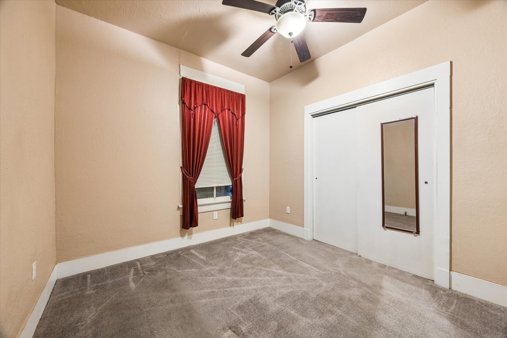 910 32nd Street Property Photo 7