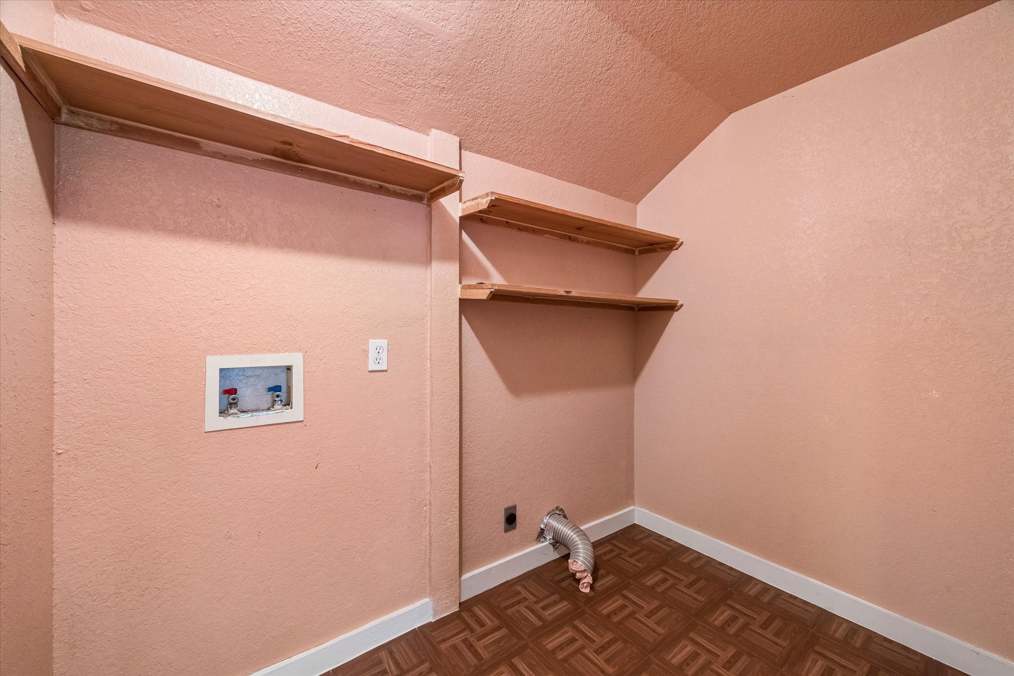 910 32nd Street Property Photo 9