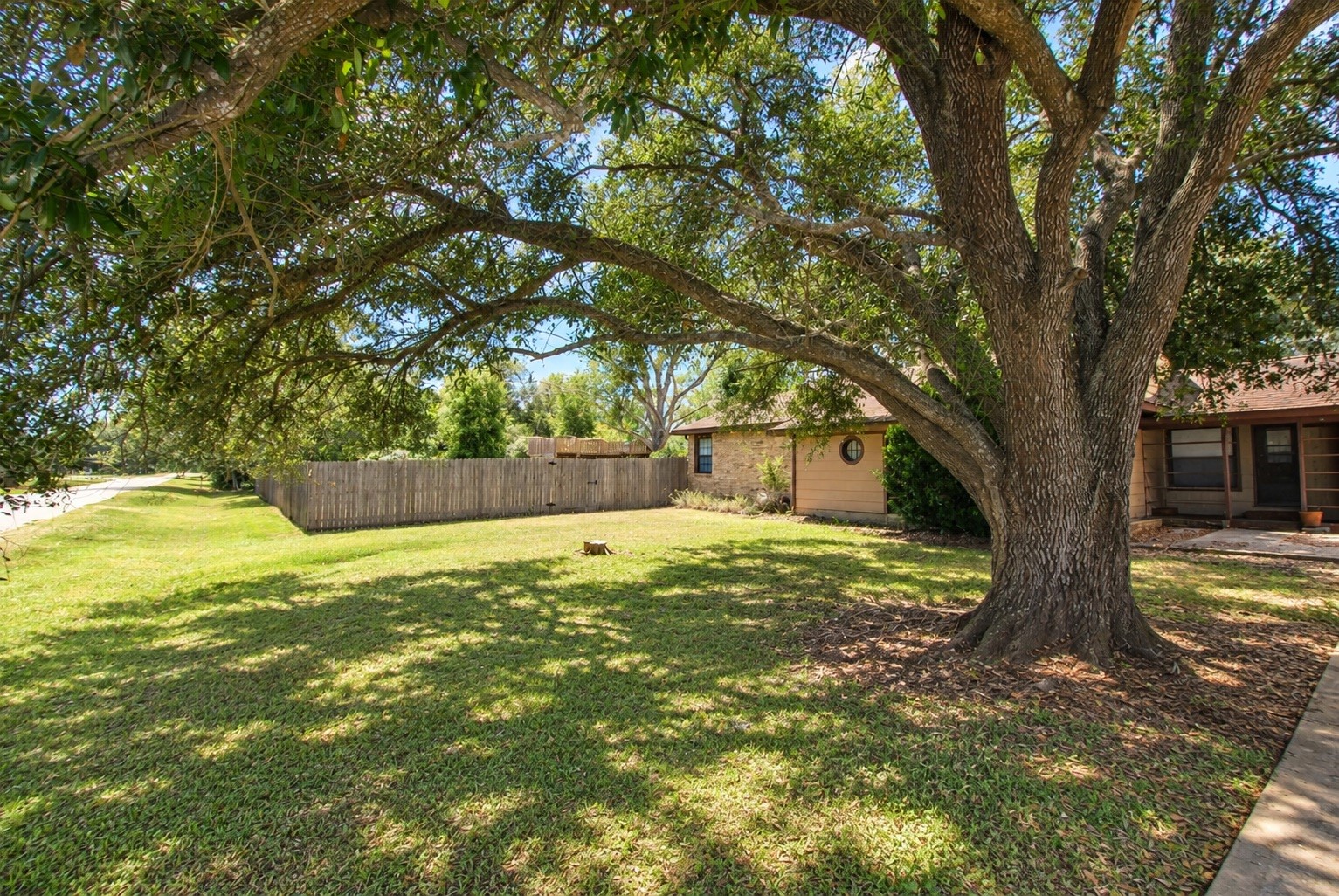 3706 College Street Property Photo 1