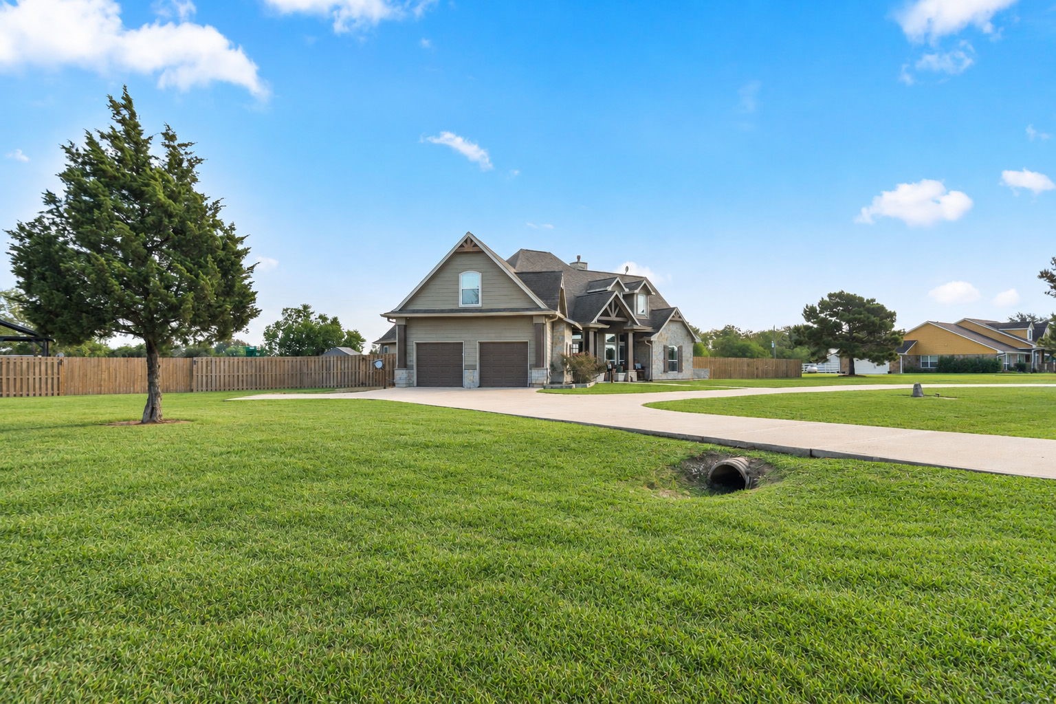 2210 Blue Jay Way Property Photo 5