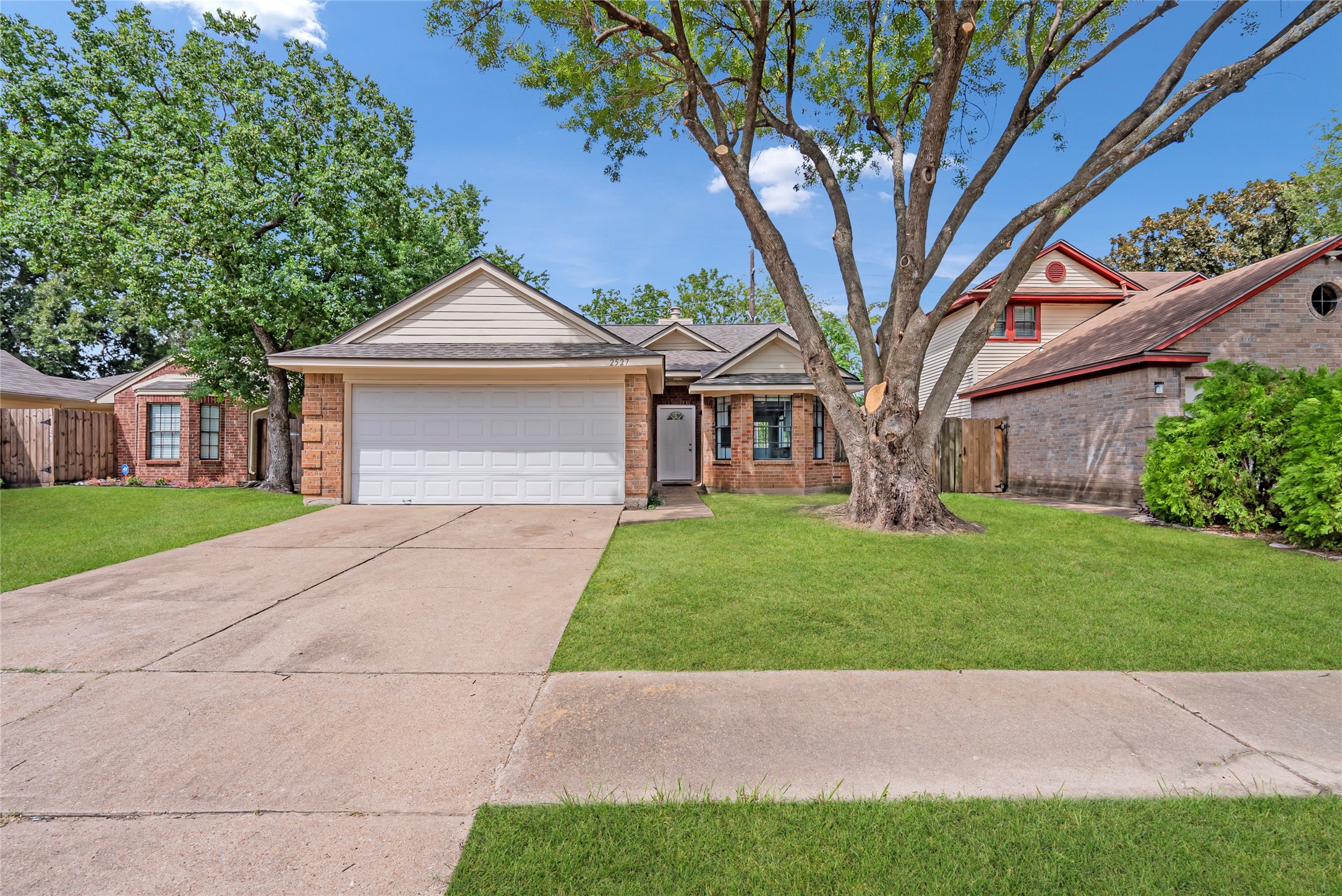 2527 Silver Trumpet Drive Property Photo 3