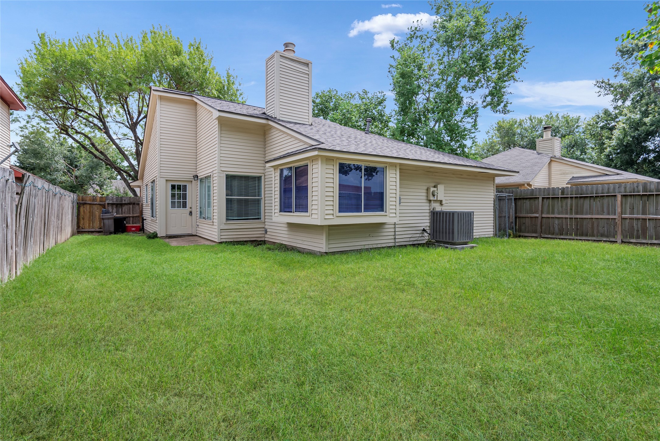 2527 Silver Trumpet Drive Property Photo 4