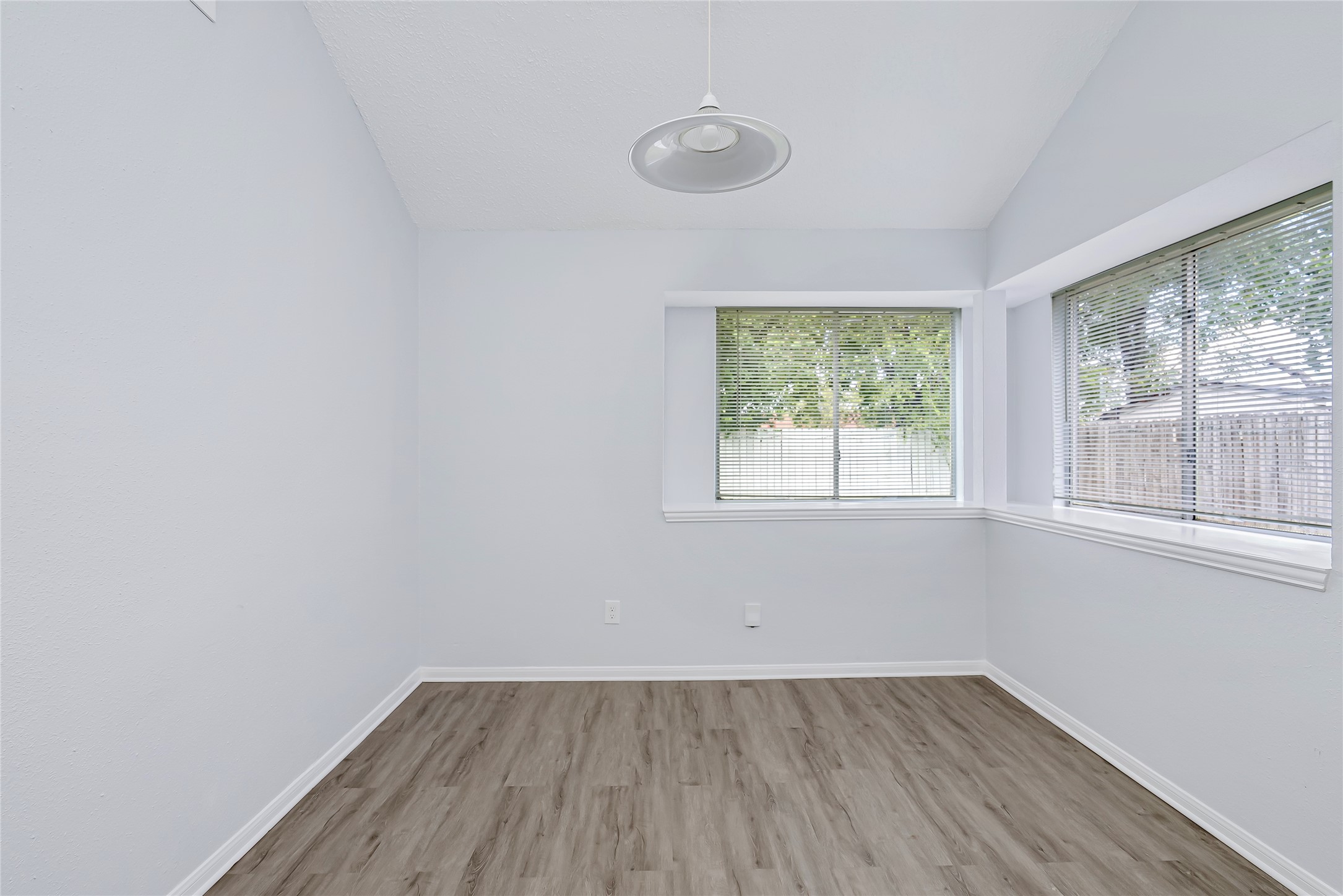 2527 Silver Trumpet Drive Property Photo 15