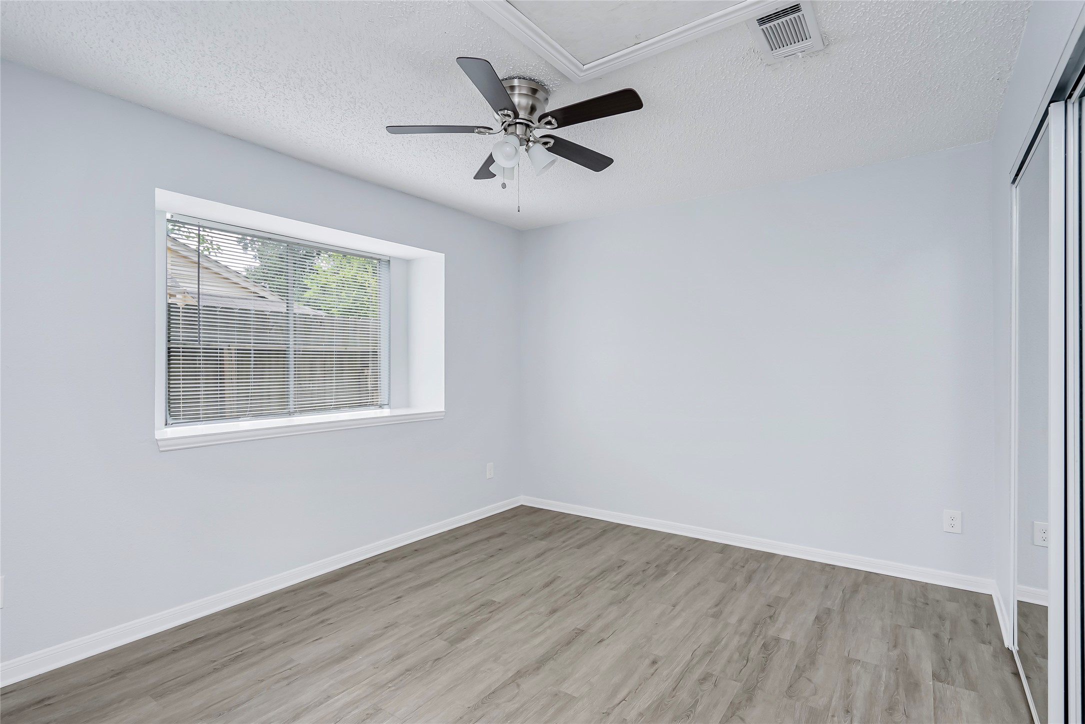 2527 Silver Trumpet Drive Property Photo 16