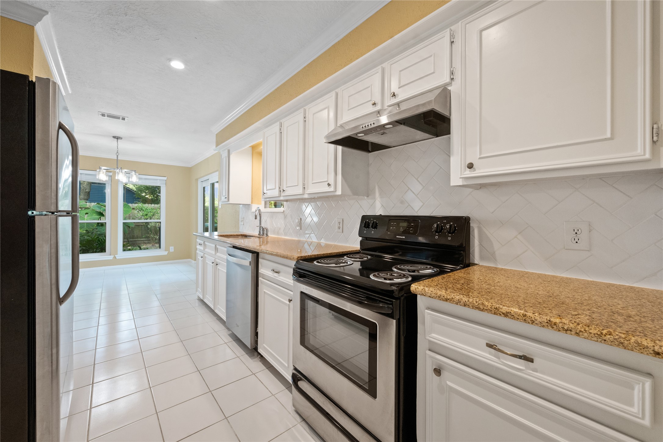 5050 Spring Forest Drive Property Photo 8