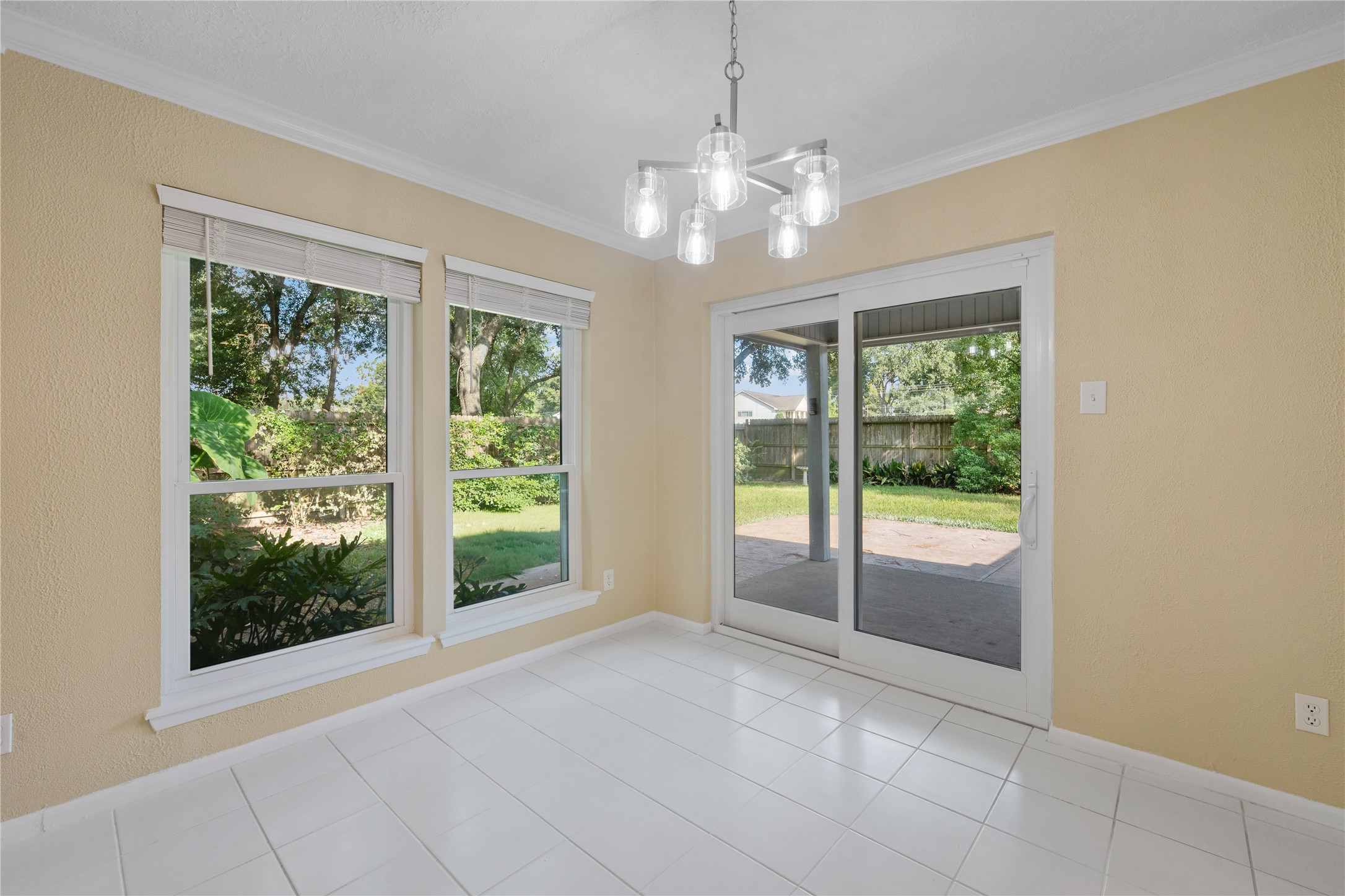 5050 Spring Forest Drive Property Photo 10
