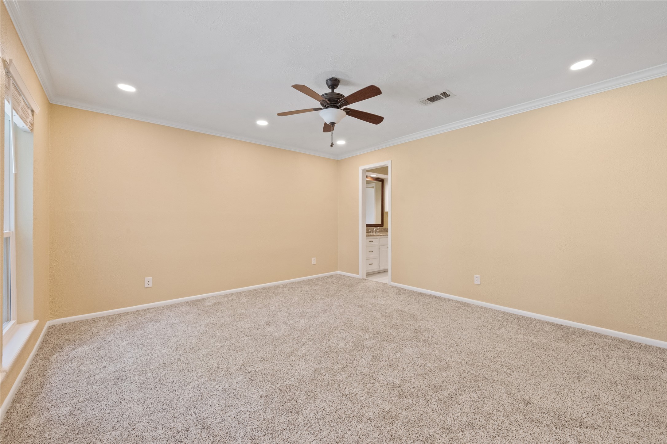 5050 Spring Forest Drive Property Photo 11