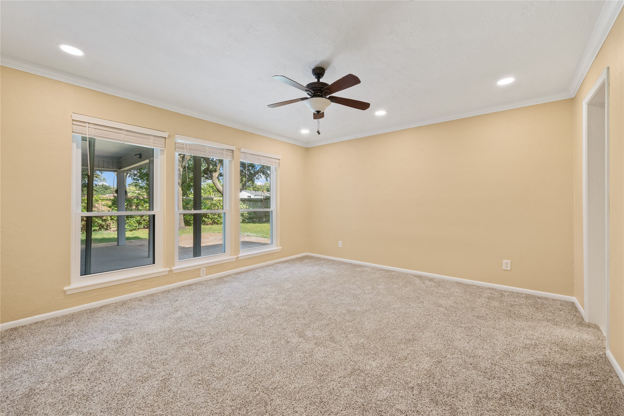 5050 Spring Forest Drive Property Photo 12