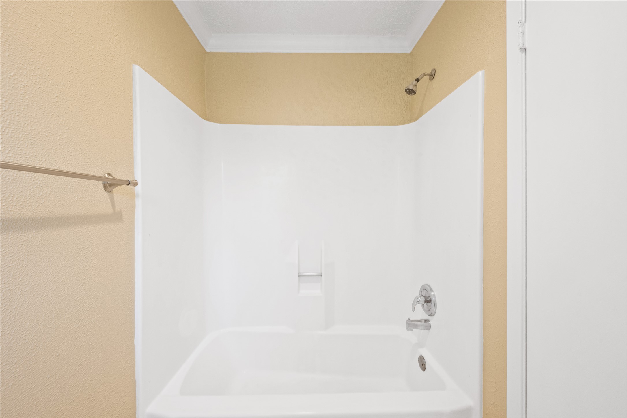 5050 Spring Forest Drive Property Photo 15