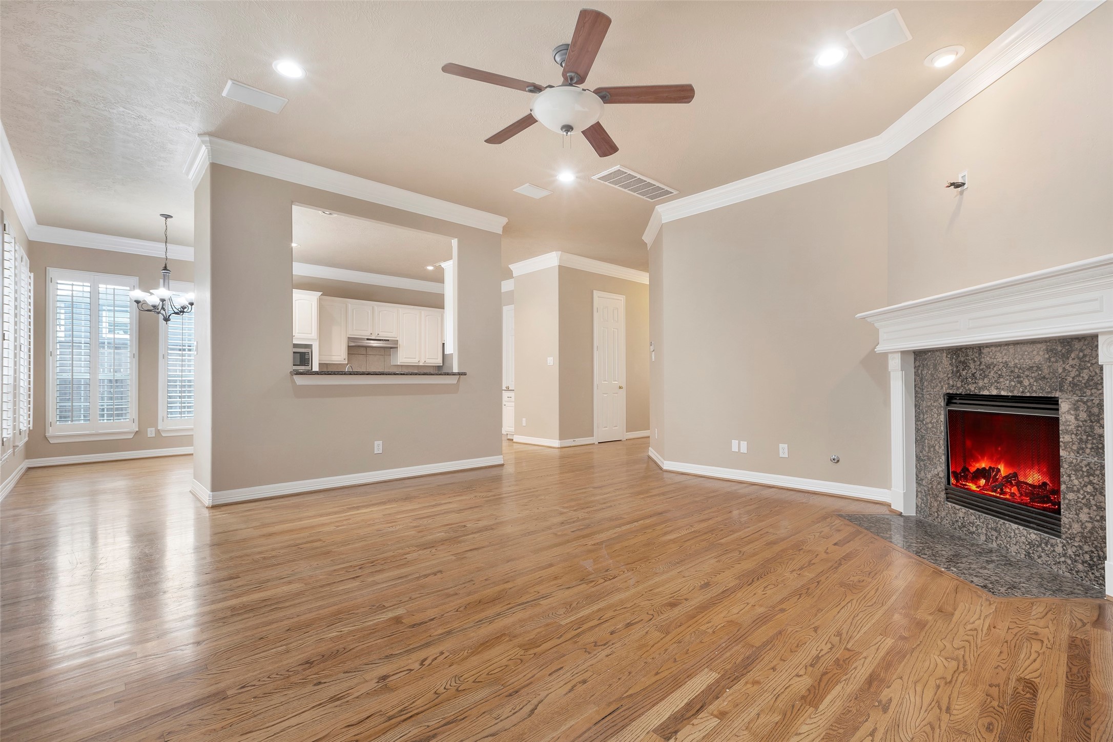 2811 Val Verde Park Property Photo 5