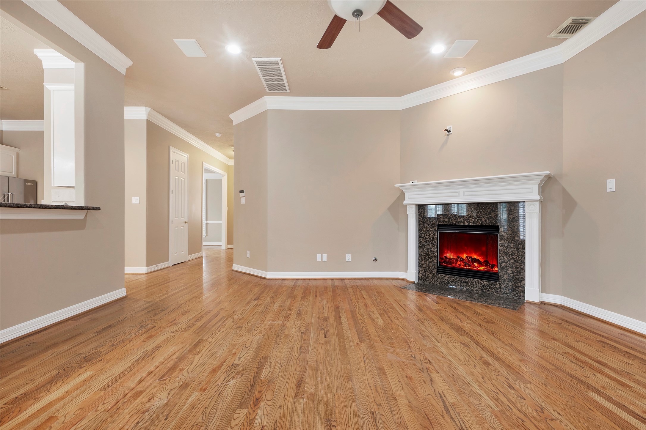 2811 Val Verde Park Property Photo 6