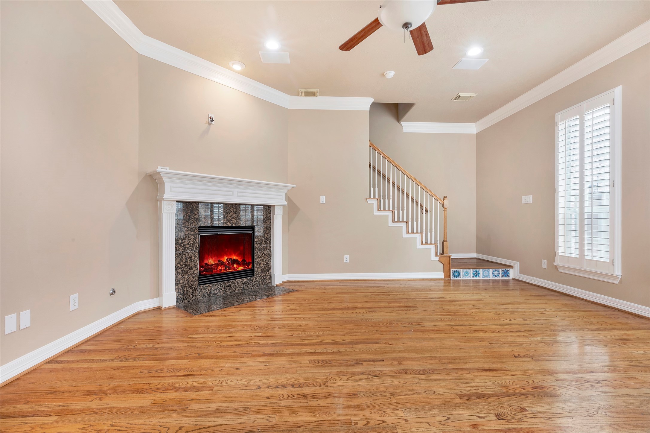 2811 Val Verde Park Property Photo 8