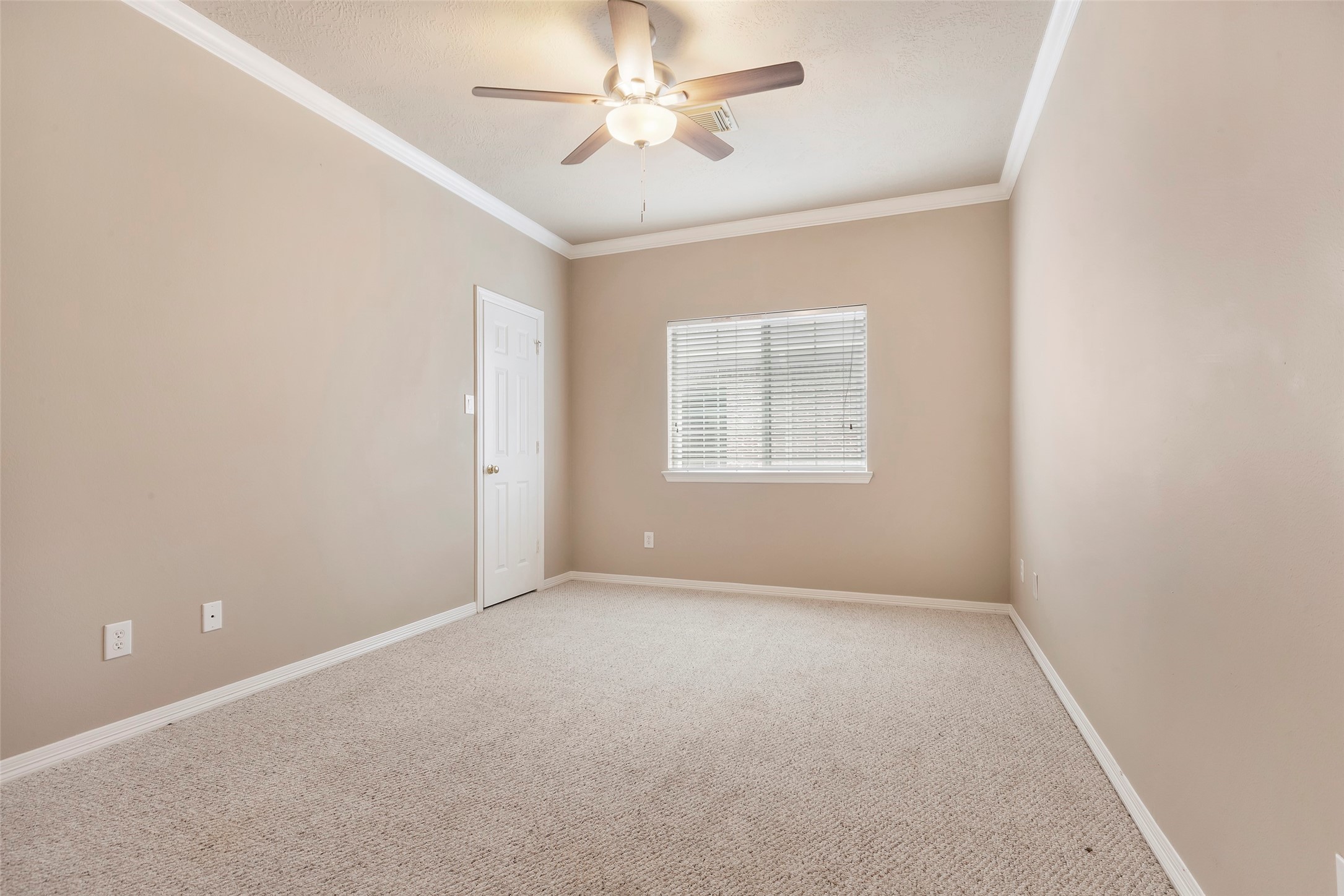 2811 Val Verde Park Property Photo 16