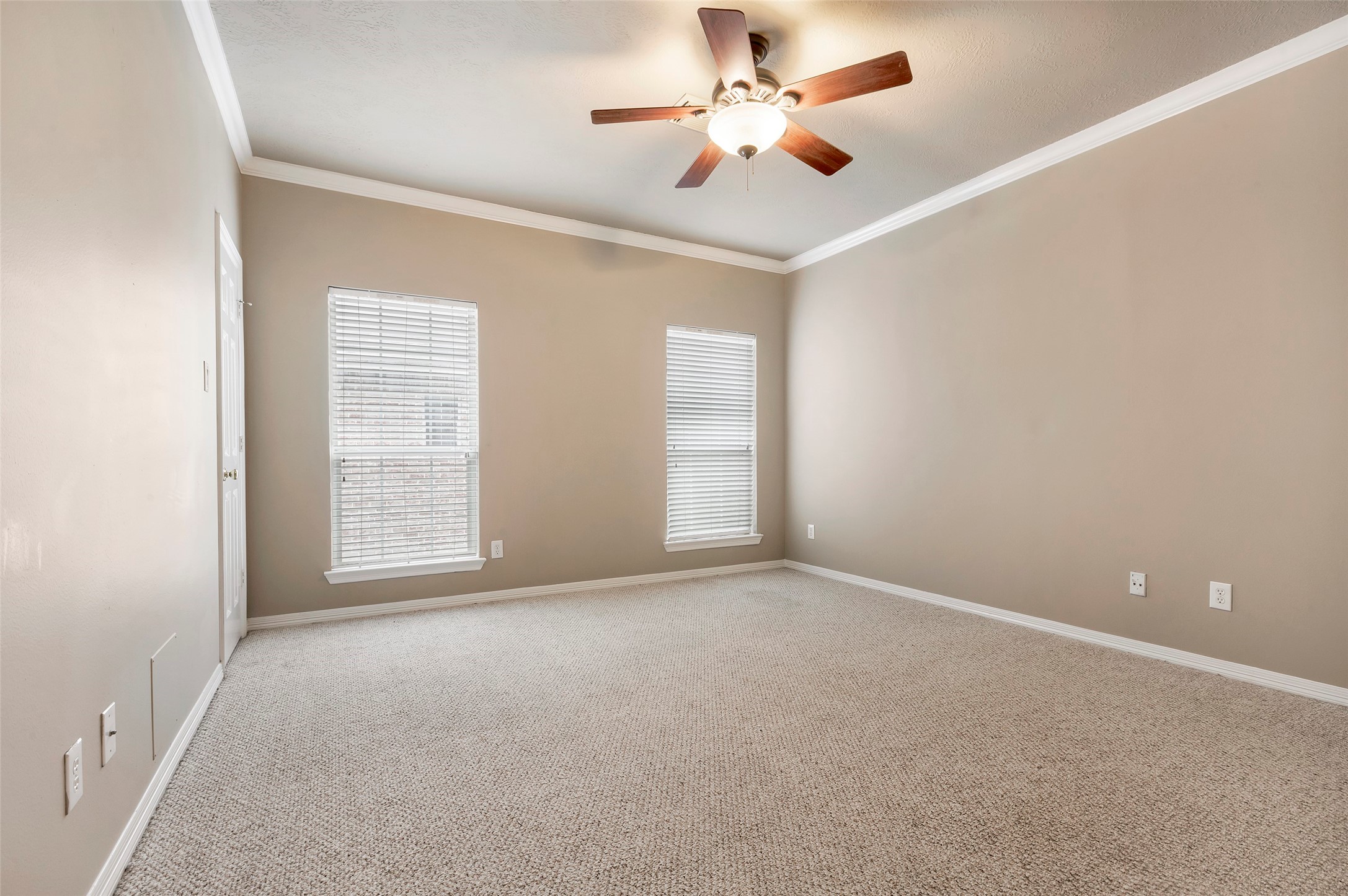 2811 Val Verde Park Property Photo 18
