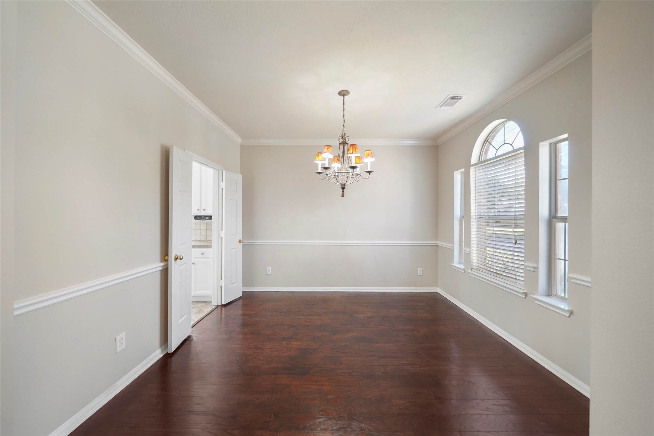 5602 Beaver Pass Lane Property Photo 5