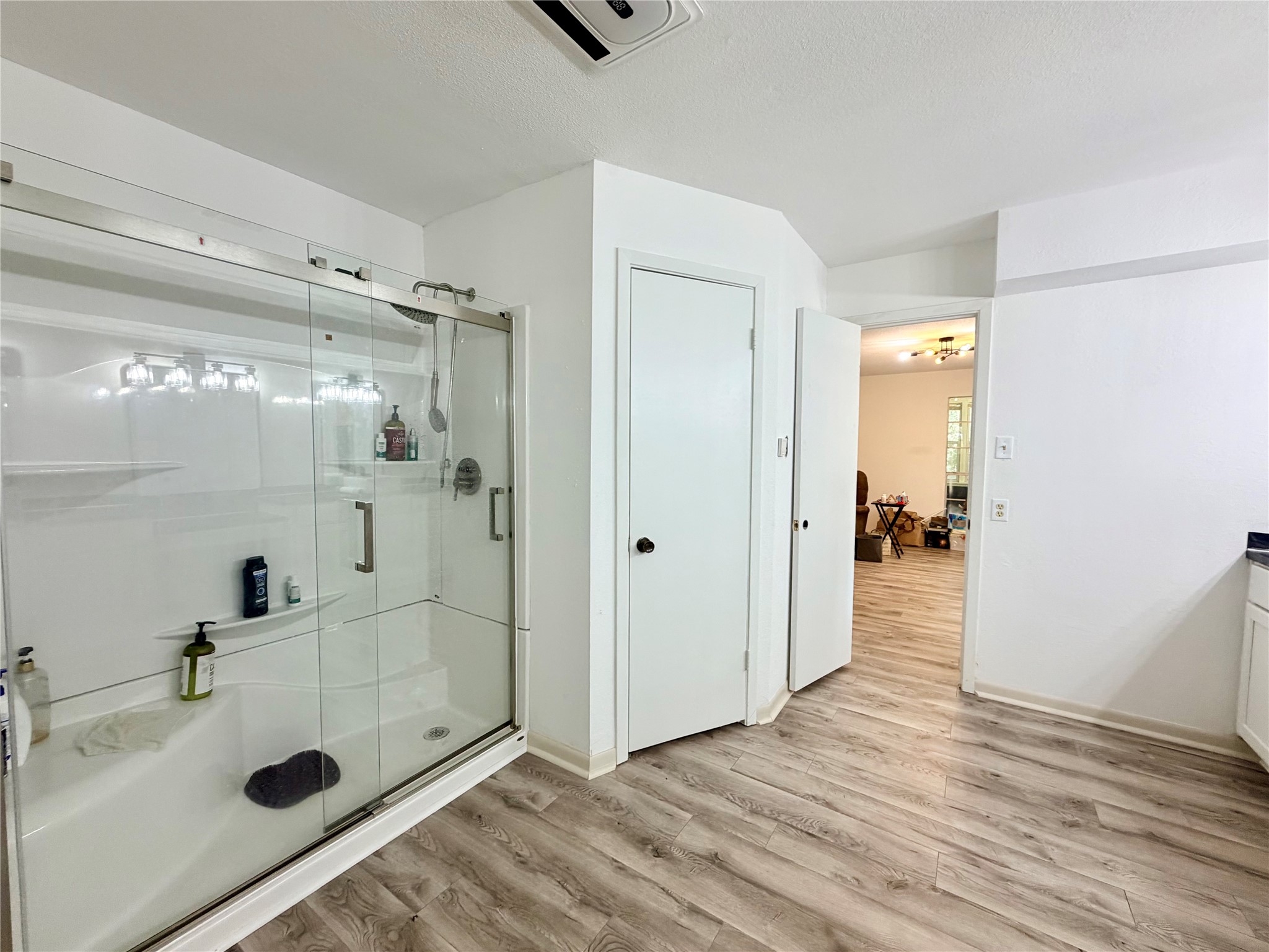 10652 Fm 2022 N Property Photo 10