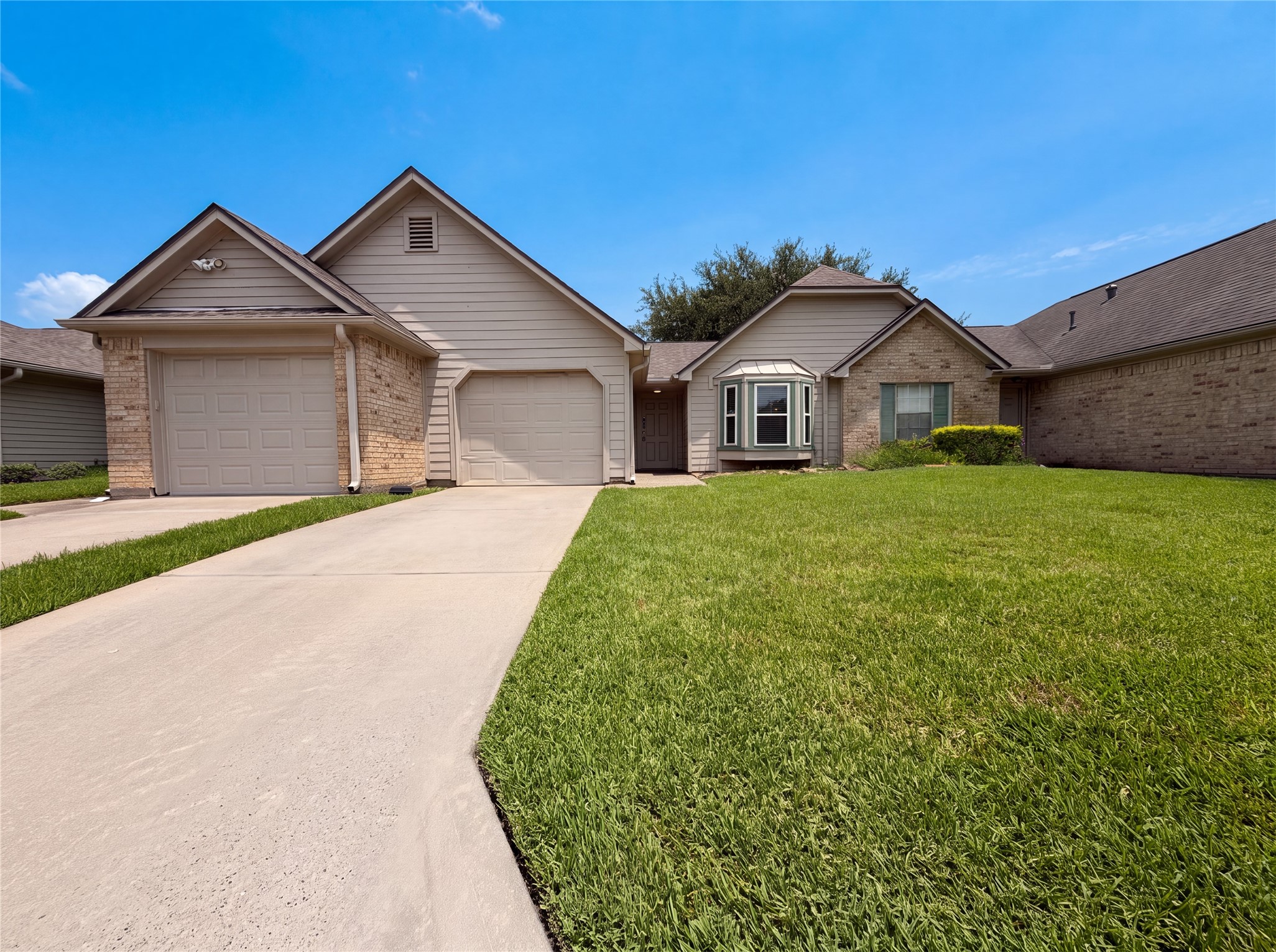 643 E Country Grove Circle Property Photo 1