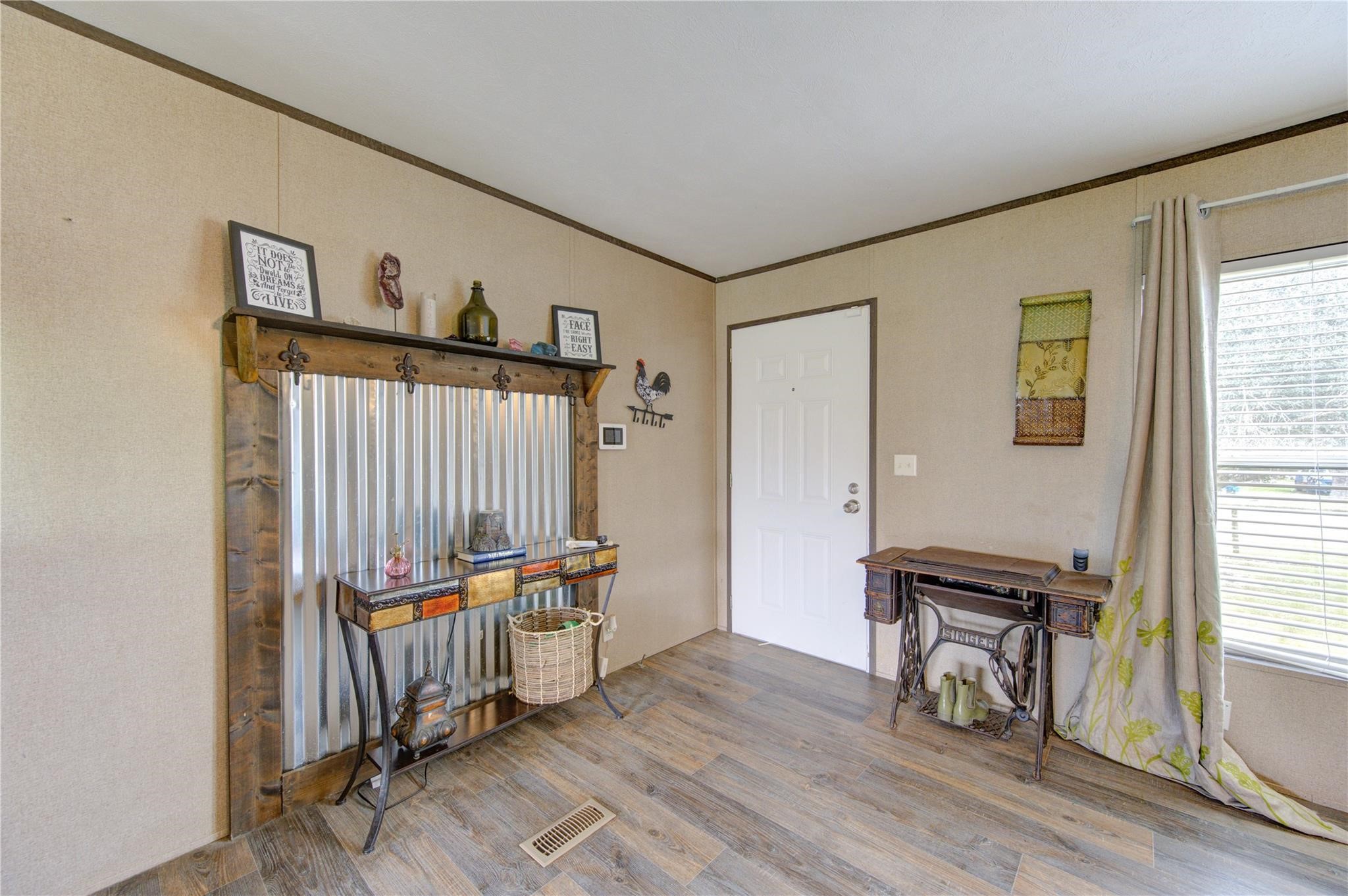 2923 County Road 292 Property Photo 4