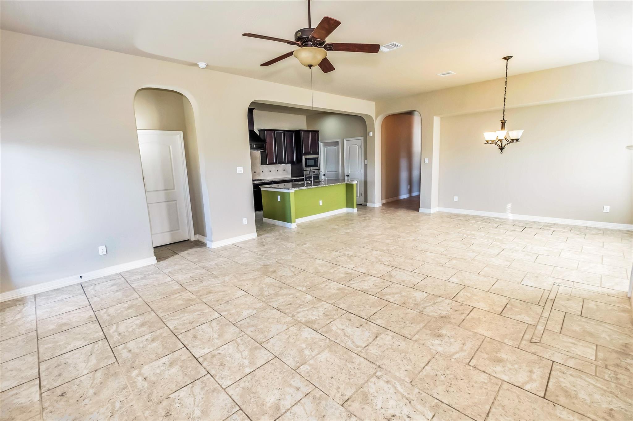 3207 Gibbons Crest Lane Property Photo 9