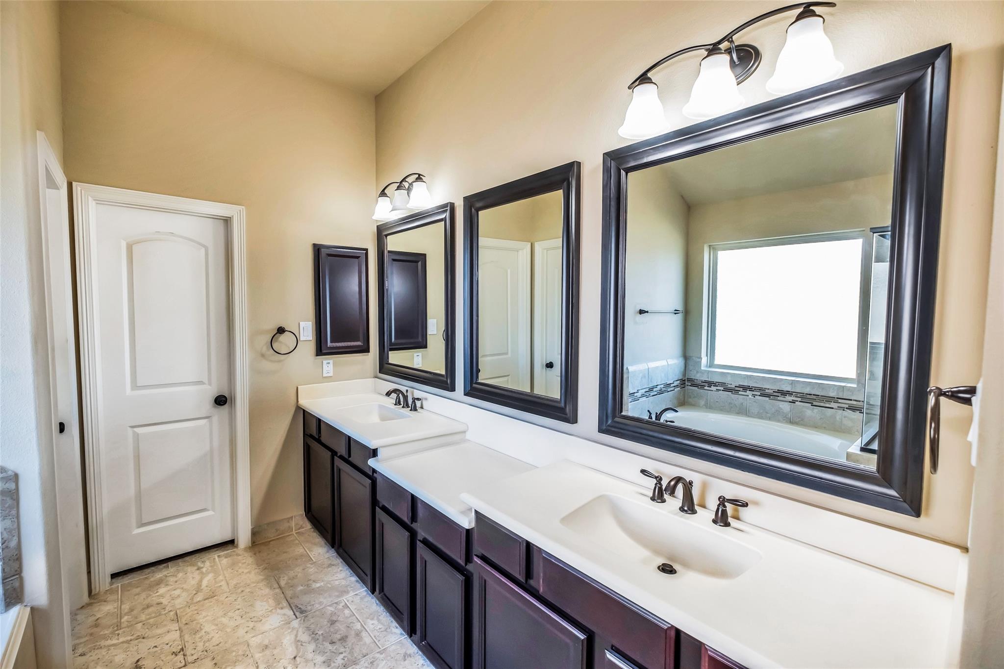 3207 Gibbons Crest Lane Property Photo 23