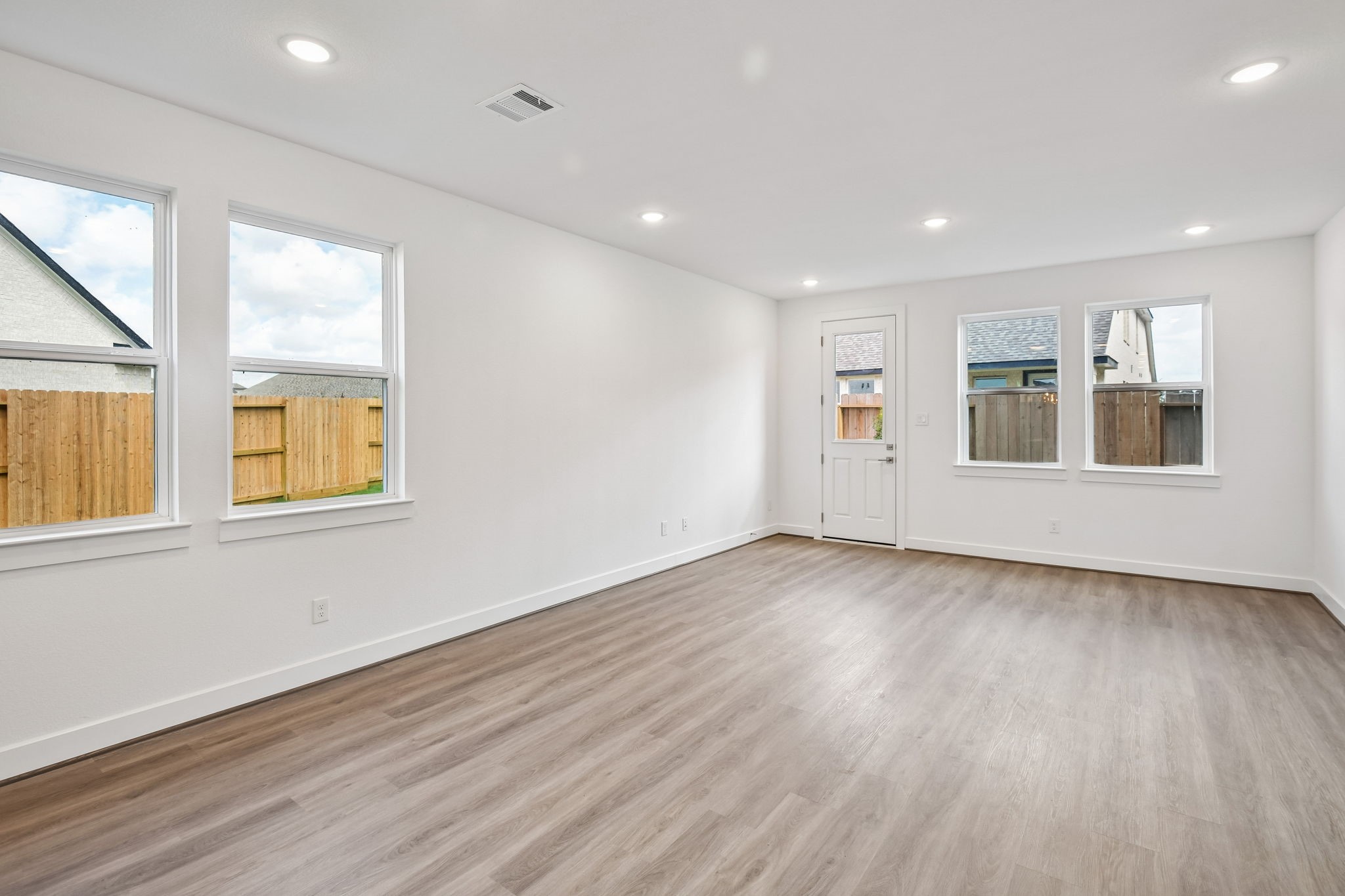 29534 Barnview Drive Property Photo 6