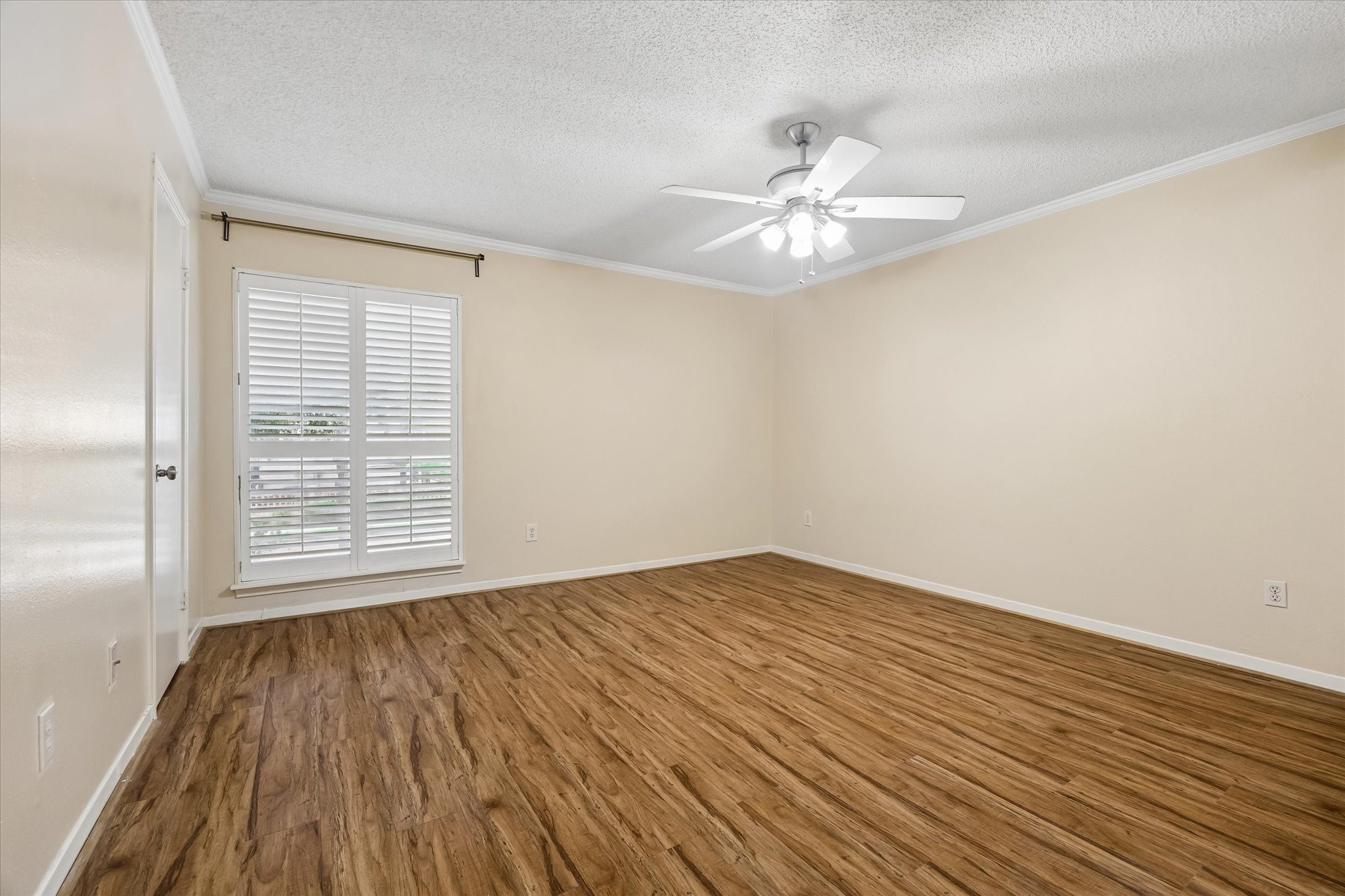 1035 Fountain View Drive Property Photo 24
