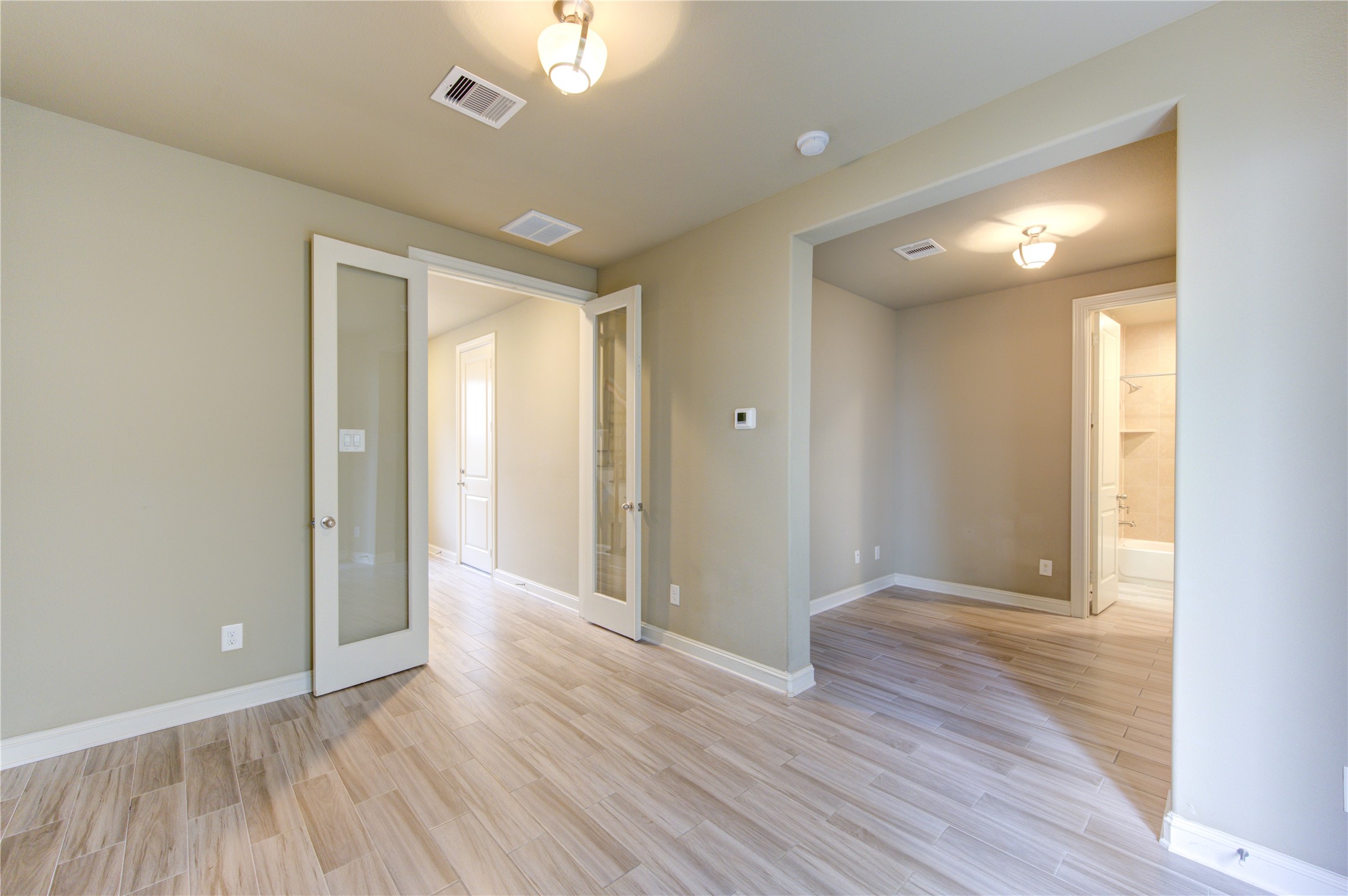 5826 Darling St Property Photo 5