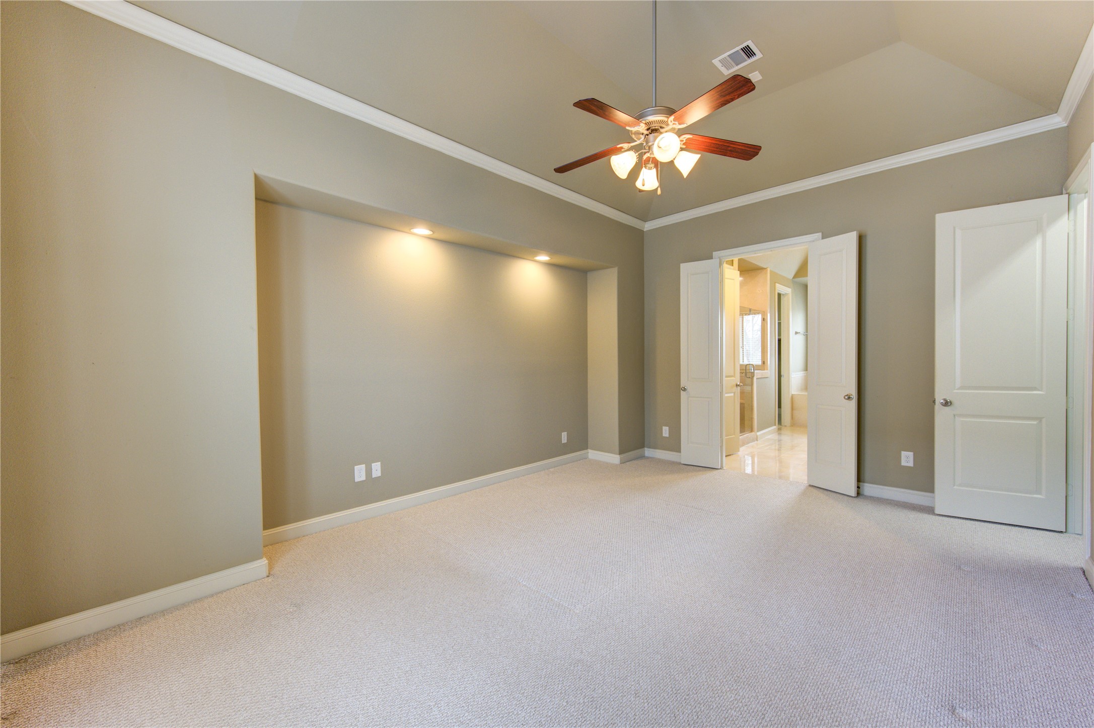 5826 Darling St Property Photo 15