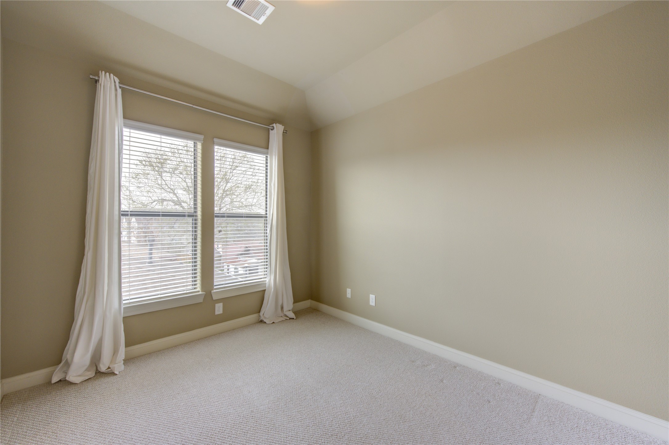 5826 Darling St Property Photo 22