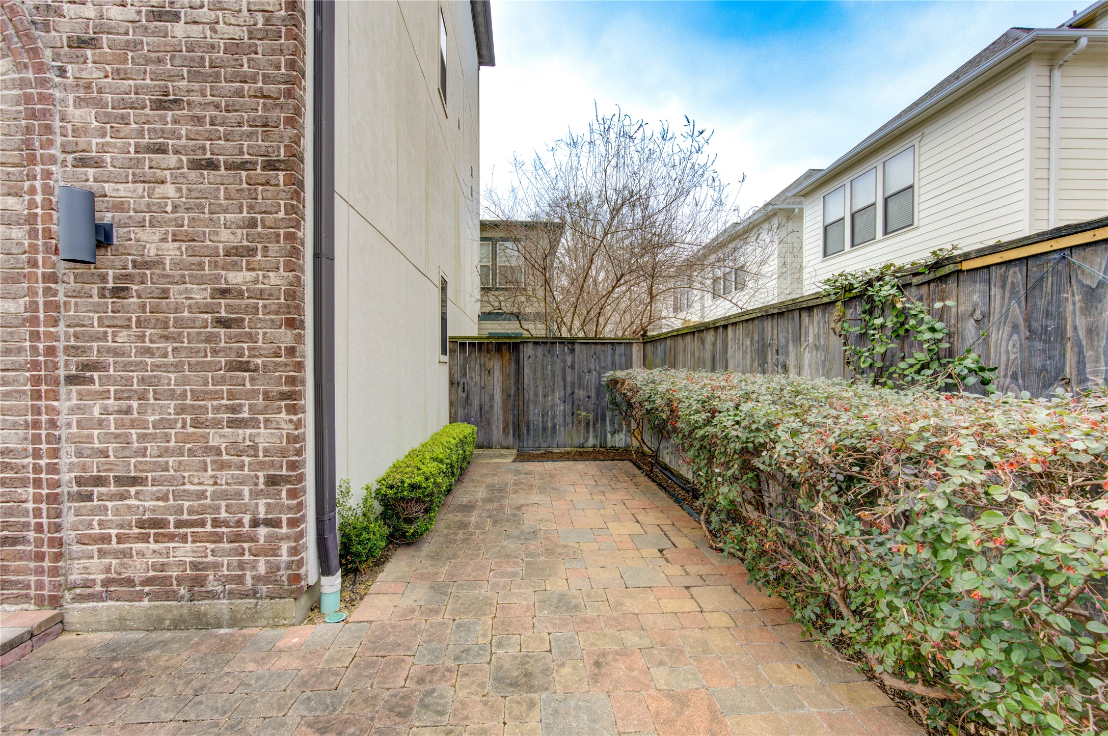 5826 Darling St Property Photo 25