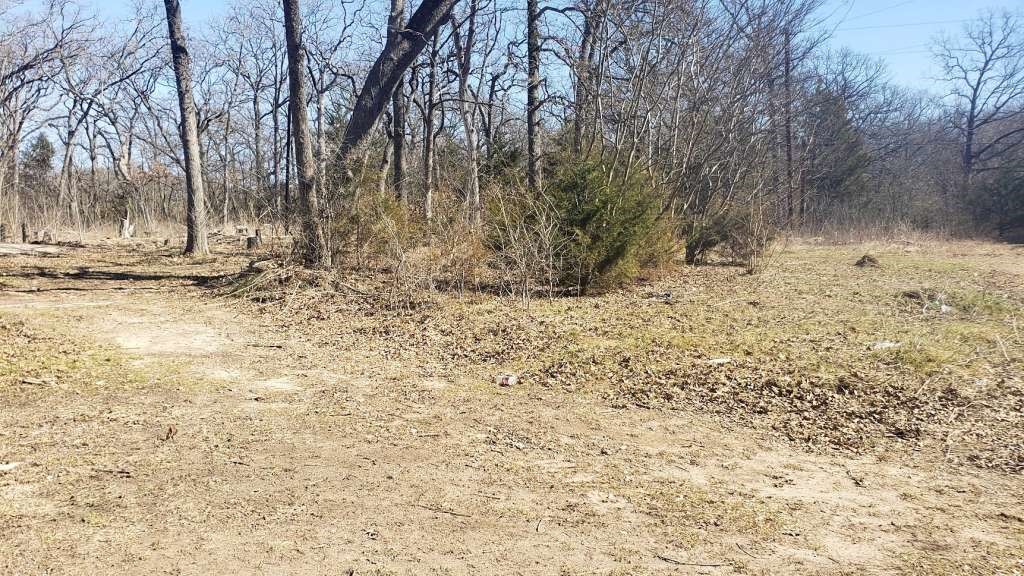 1640 Oaks Drive Property Photo 1